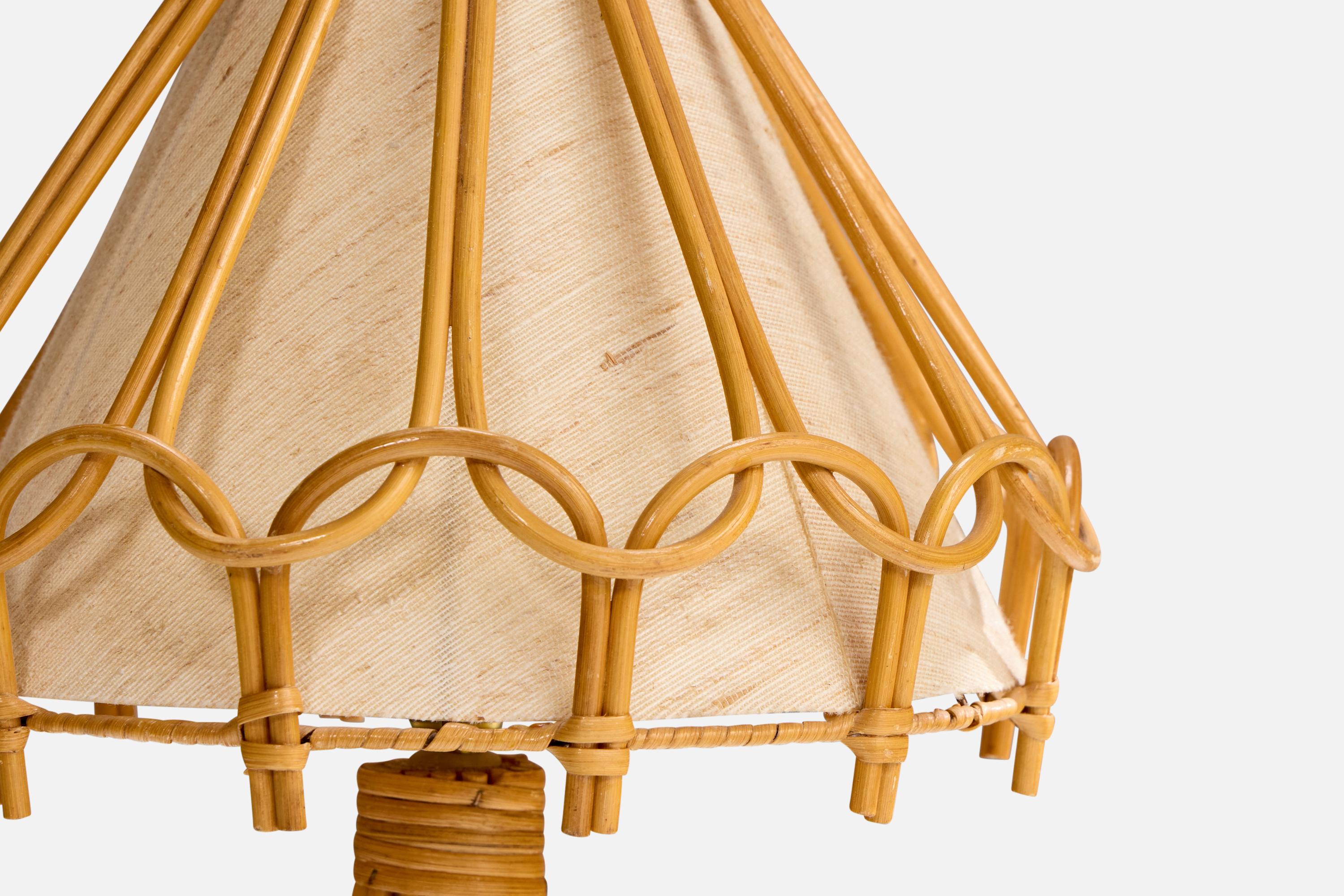 Fine XX secolo Lampada da tavolo di design francese, bambù, rattan, tessuto, Francia, anni '70 in vendita