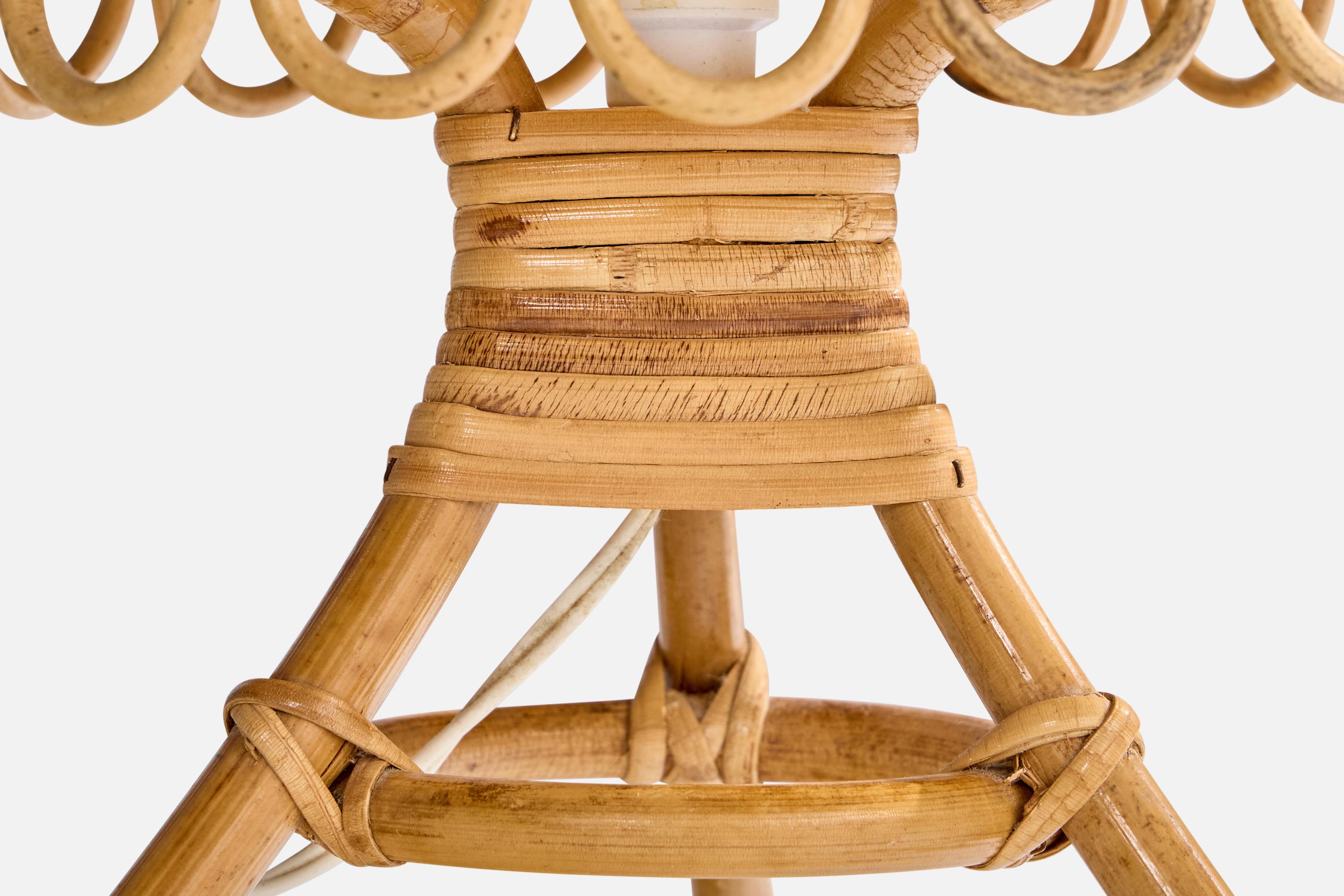 Tessuto Lampada da tavolo di design francese, bambù, rattan, tessuto, Francia, anni '70 in vendita