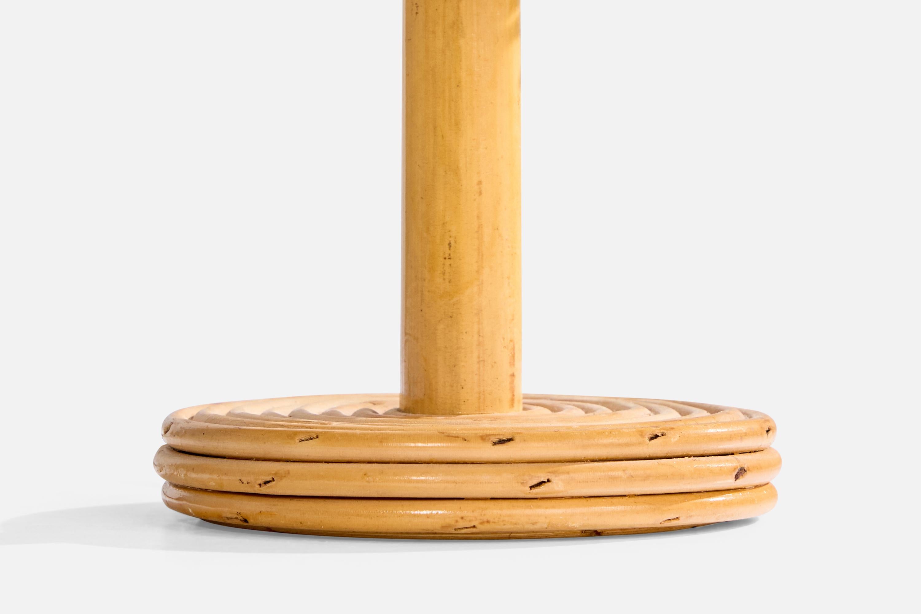 Lampada da tavolo di design francese, bambù, rattan, tessuto, Francia, anni '70 in vendita 1