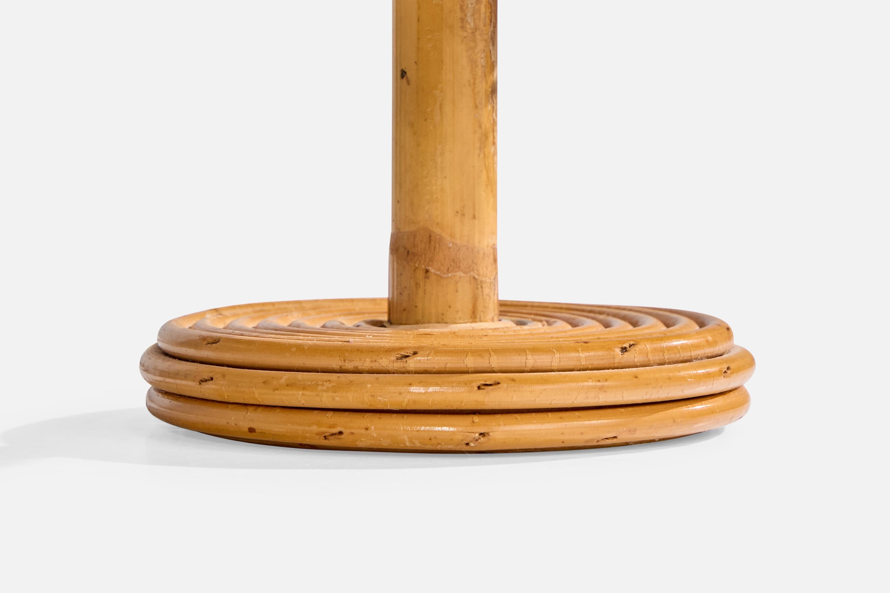 Lampada da tavolo di design francese, bambù, rattan, tessuto, Francia, anni '70 in vendita 1