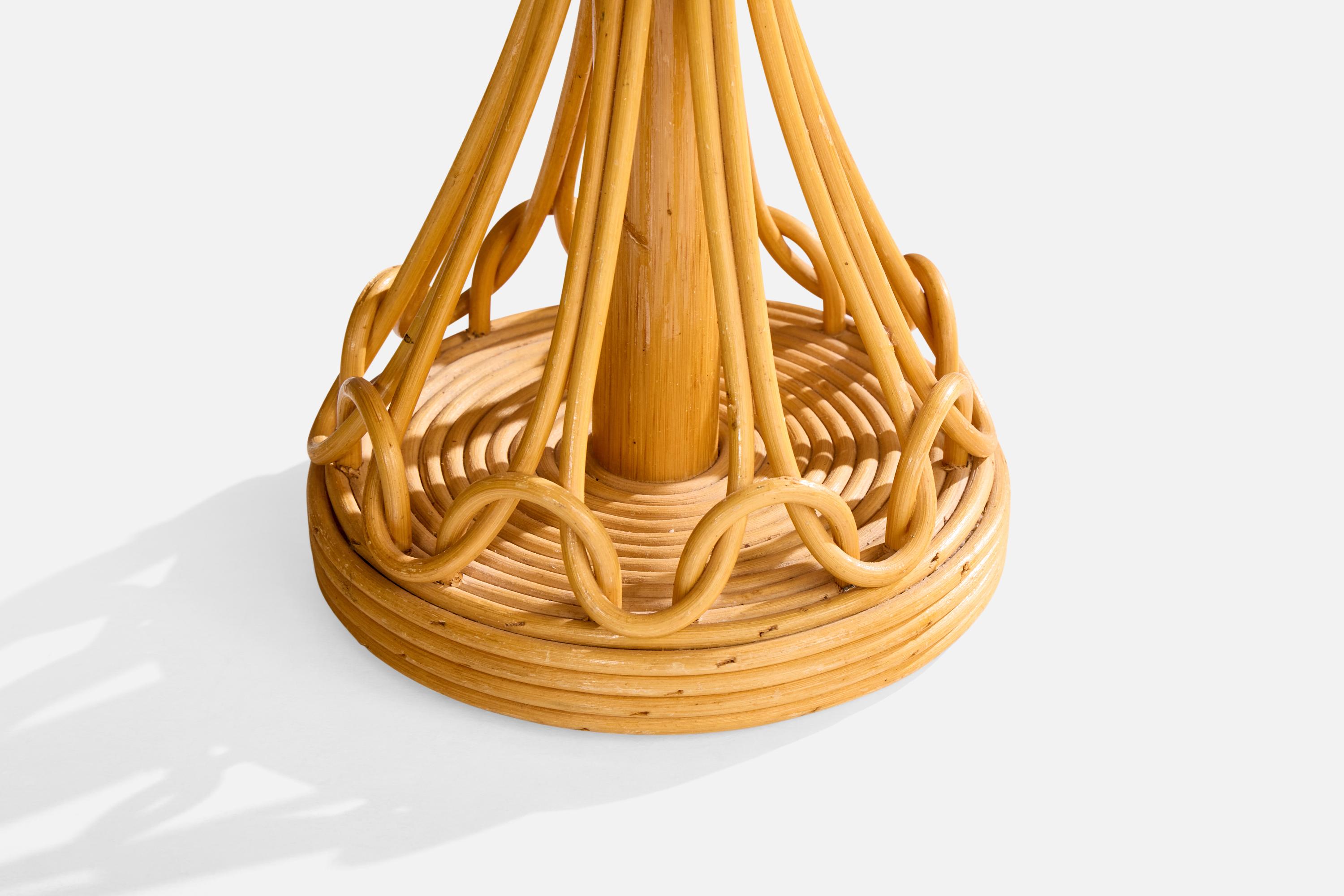Lampada da tavolo di design francese, bambù, rattan, tessuto, Francia, anni '70 in vendita 1