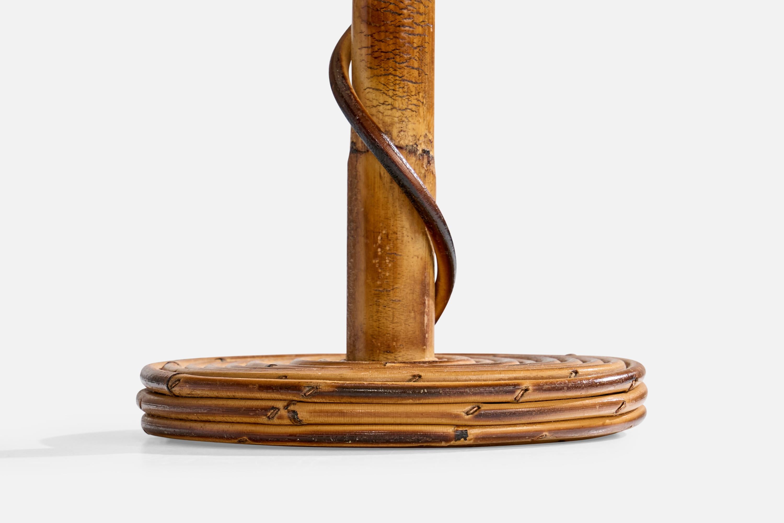 Diseñador francés, lámpara de mesa, bambú, ratán, tela, Francia, años 70 en venta 1