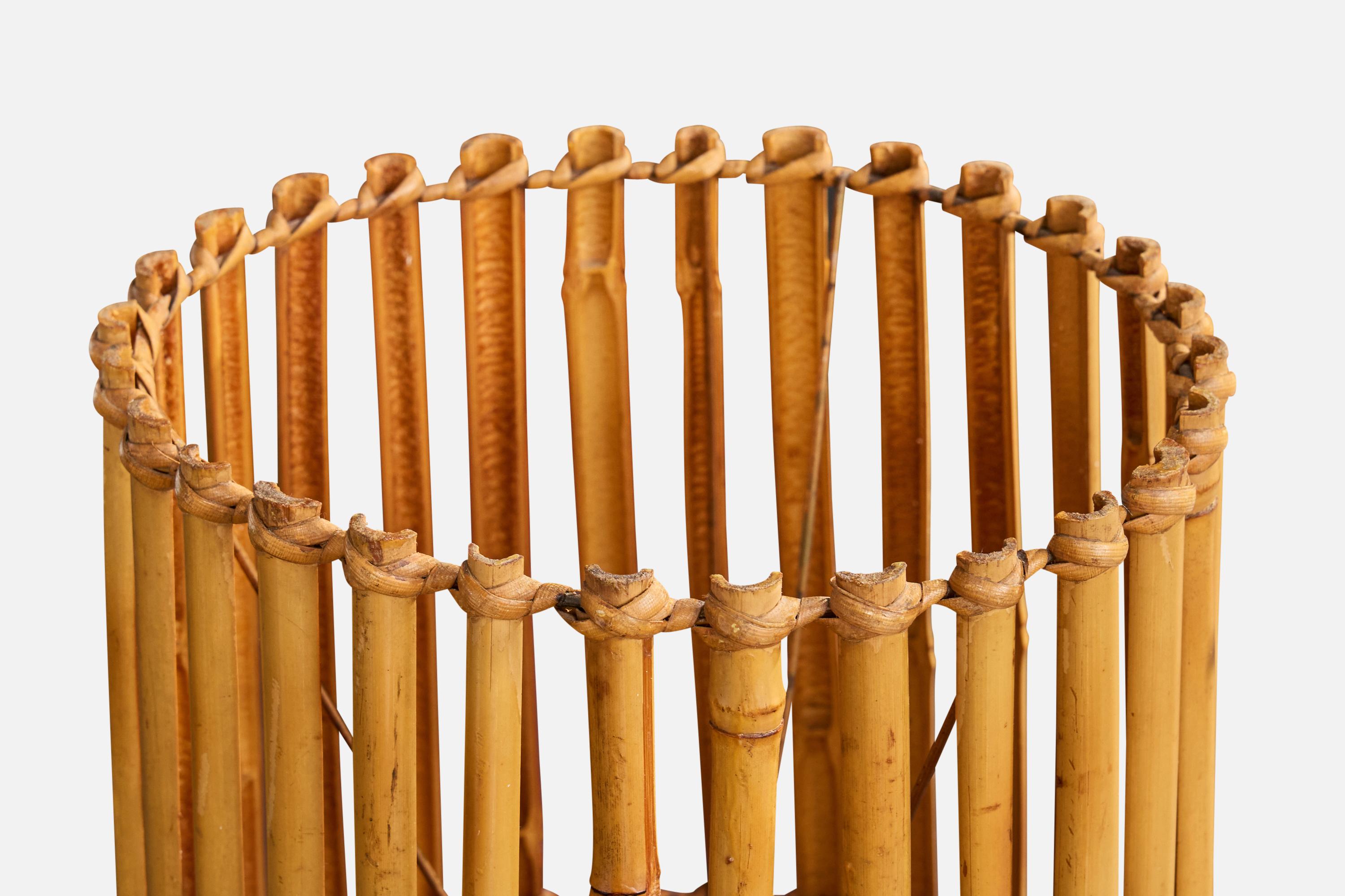 Lampada da tavolo di design francese, bambù, rattan, Francia, anni '60 In condizioni buone in vendita a High Point, NC