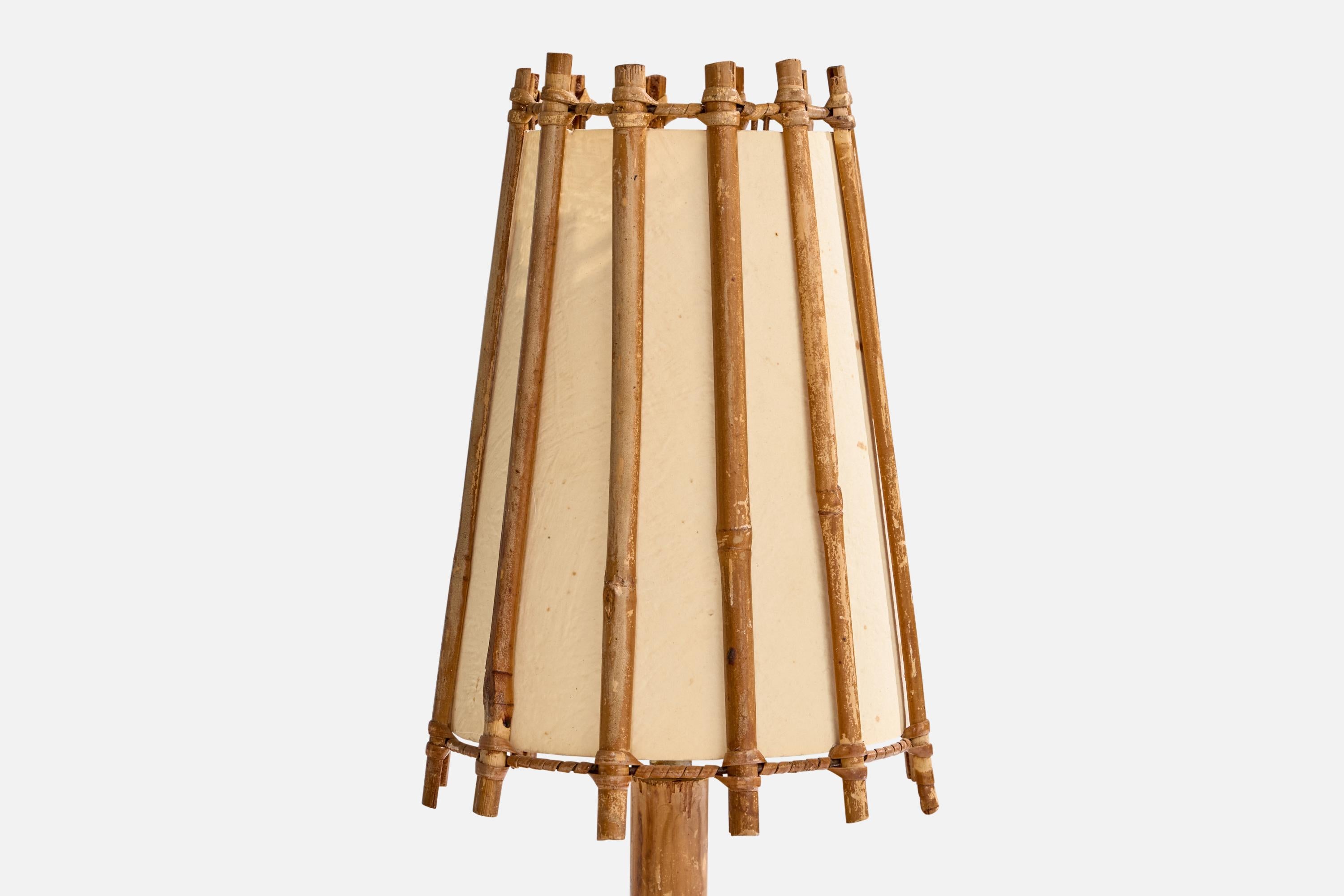 Francese Lampada da tavolo di design francese, bambù, rattan, carta, Francia, anni '1970 in vendita
