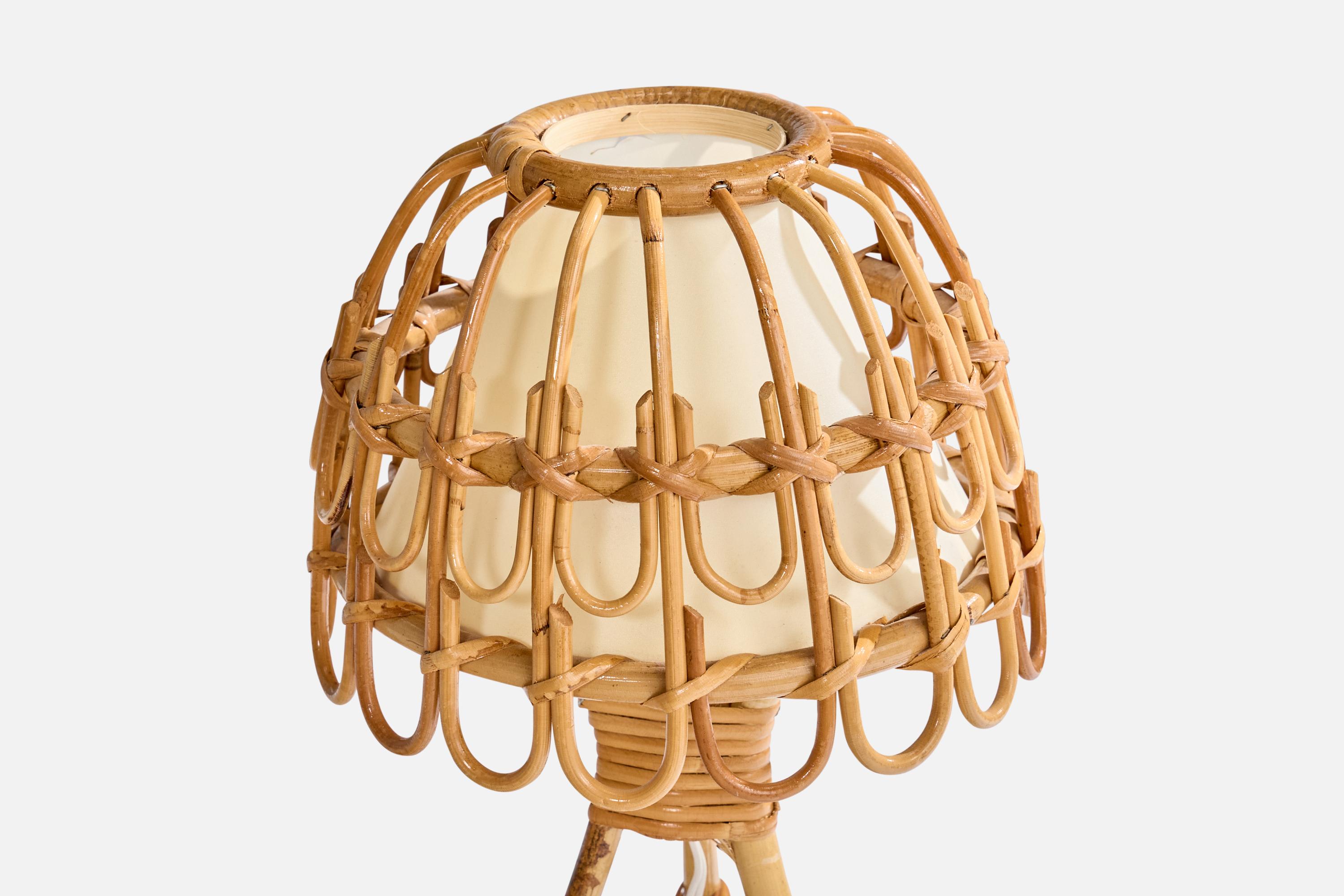 French Designer, Table Lamp, Bamboo, Rattan, Paper, France, 1970s In Good Condition For Sale In High Point, NC
