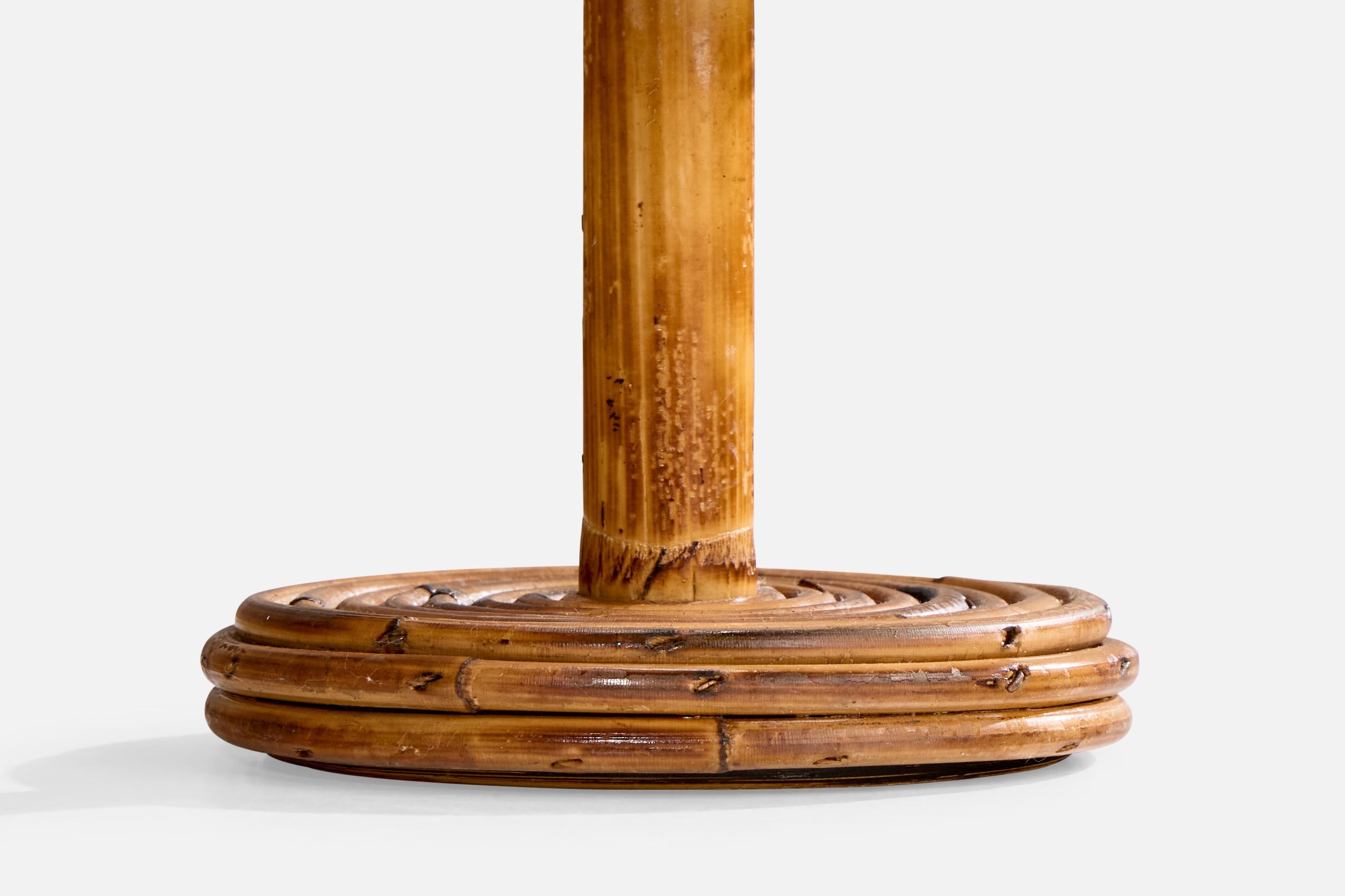 Lampada da tavolo di design francese, bambù, rattan, carta, Francia, anni '1970 in vendita 1