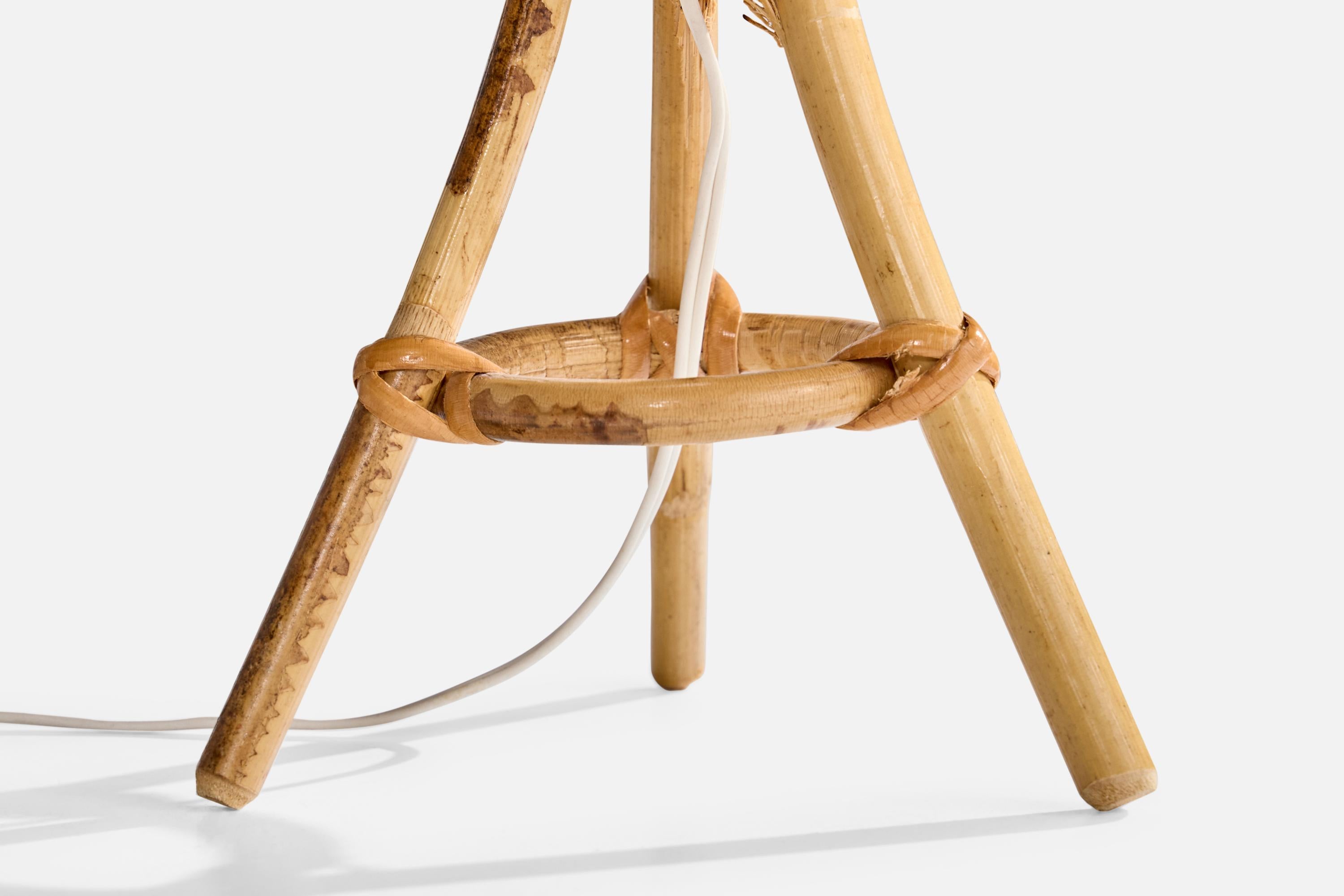 French Designer, Table Lamp, Bamboo, Rattan, Paper, France, 1970s For Sale 4