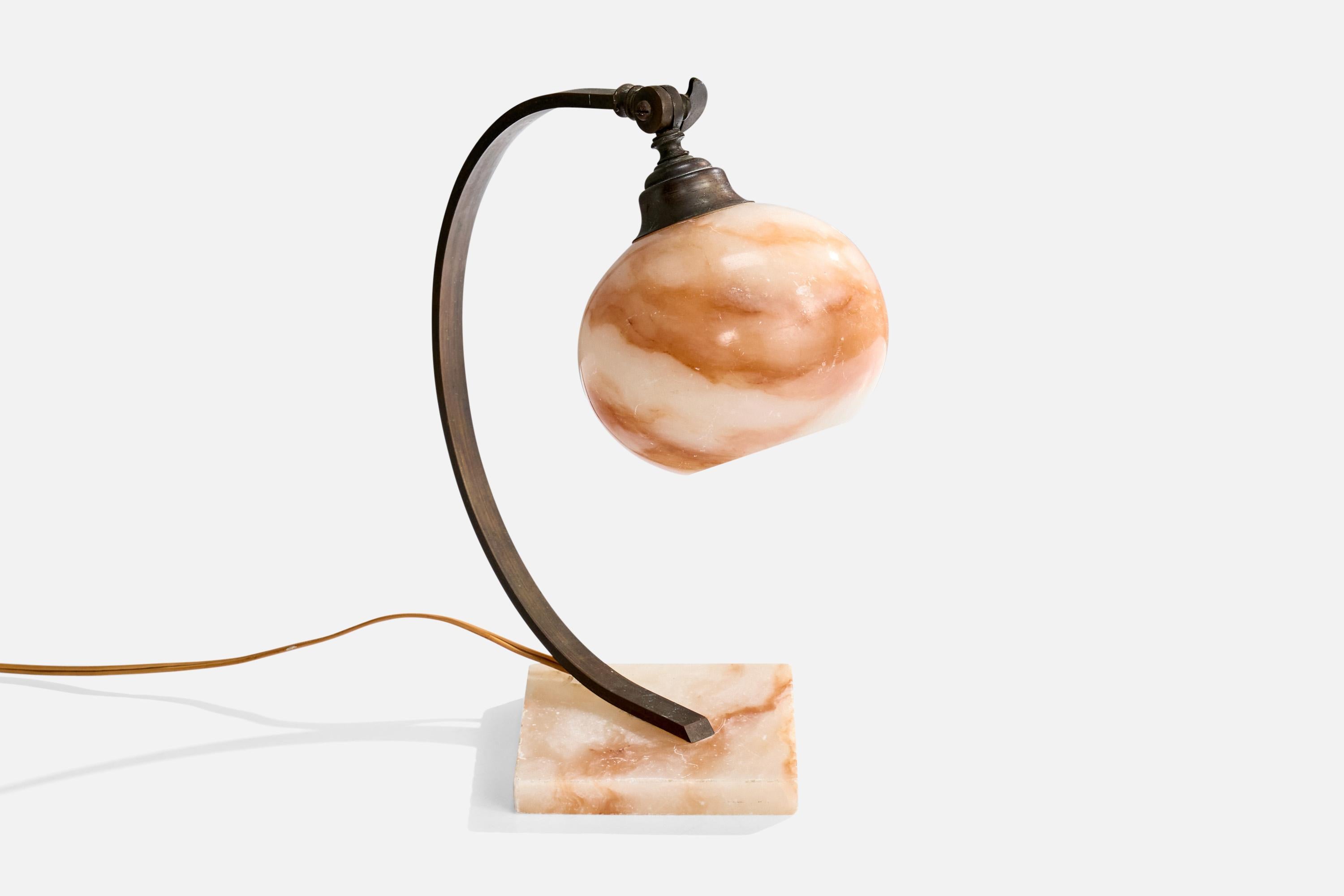 Lampe de table de designer français, laiton, albâtre, France, années 1930 Bon état - En vente à High Point, NC