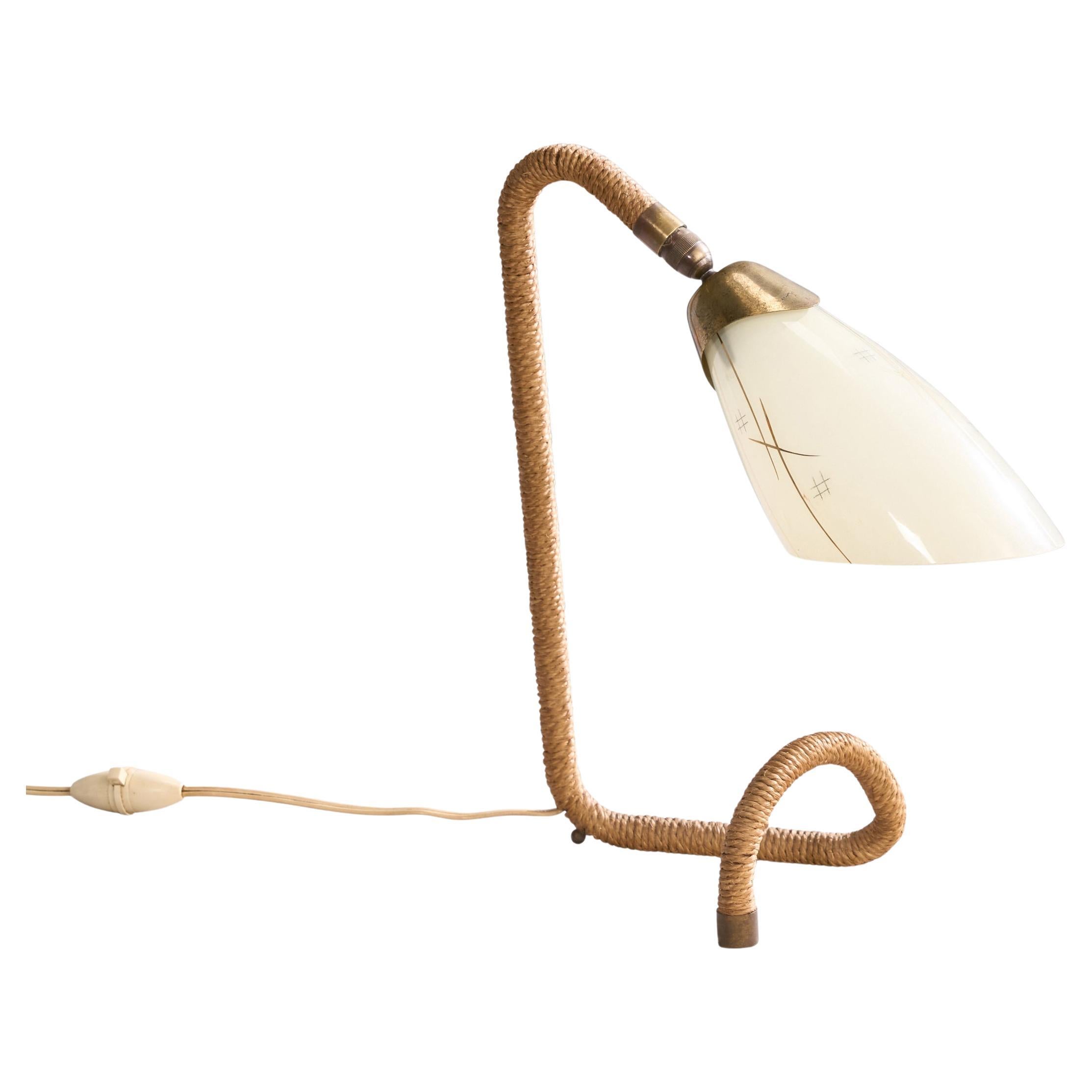 Französische Designerin, Tischlampe, Messing, Kordel, Glas, Frankreich, 1950er Jahre