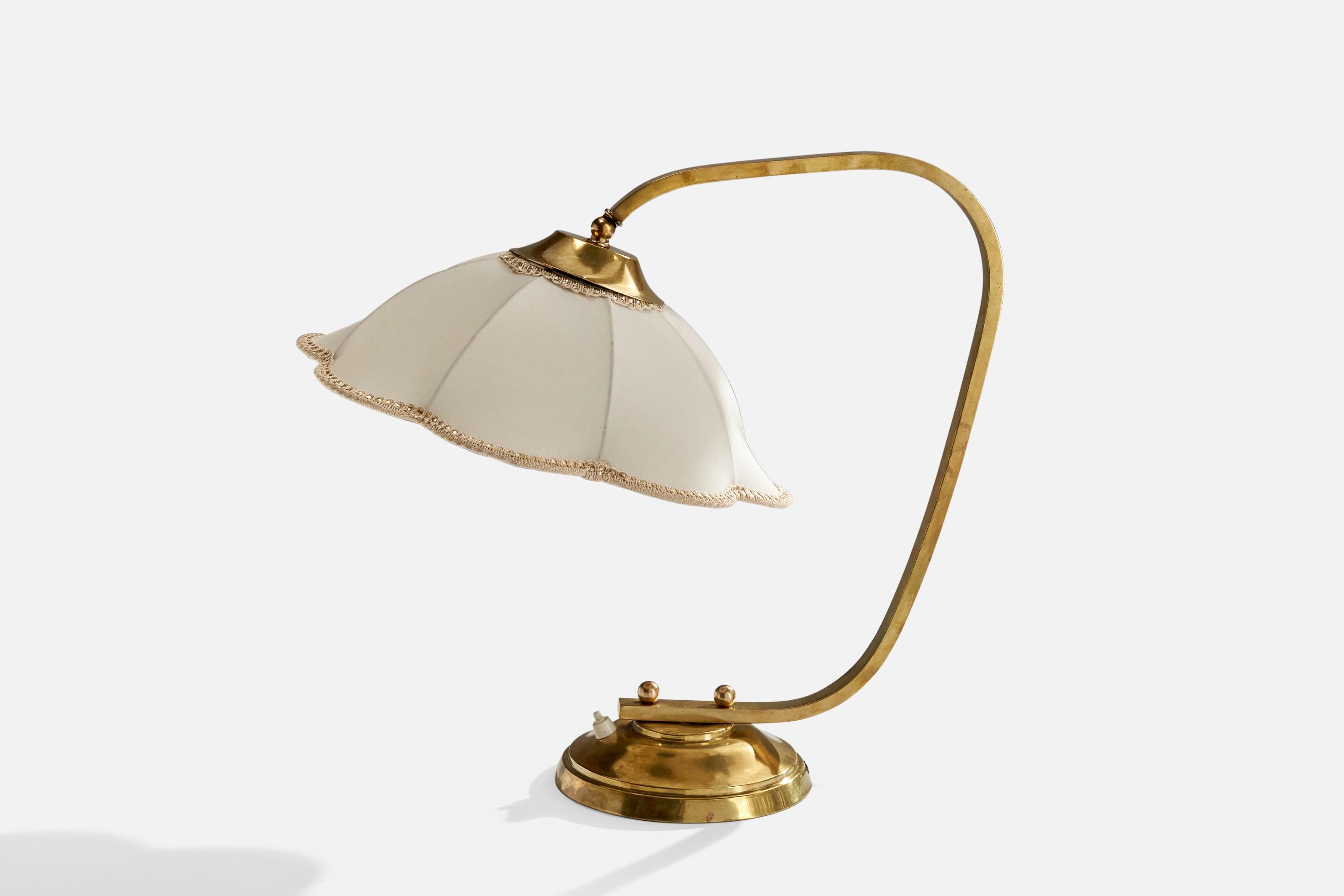 Diseñador francés, lámpara de mesa, latón, tela, Francia, años 40 Escandinavo moderno en venta