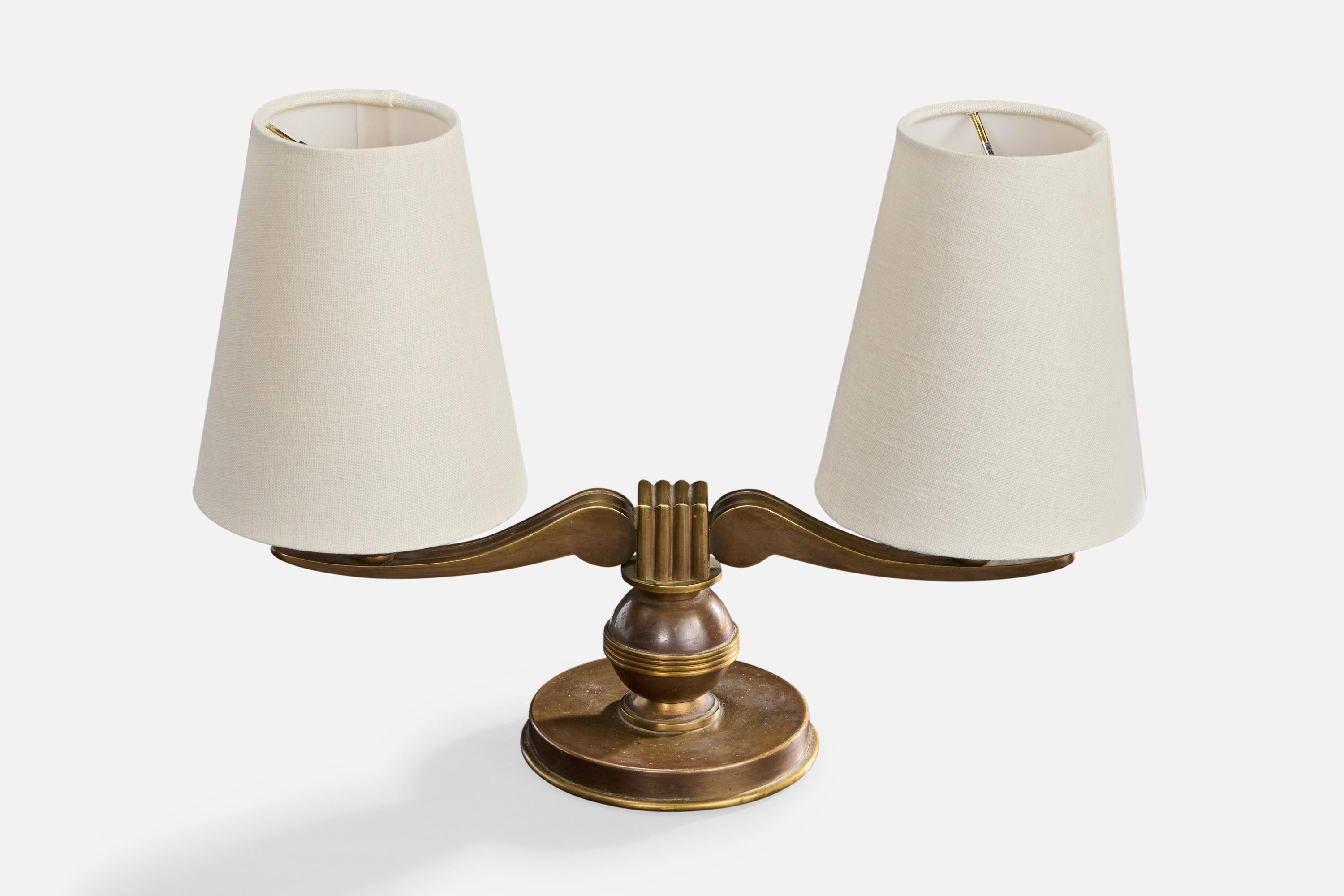 Mid-Century moderno Lampada da tavolo di design francese, ottone, tessuto, Francia, anni '1940 in vendita