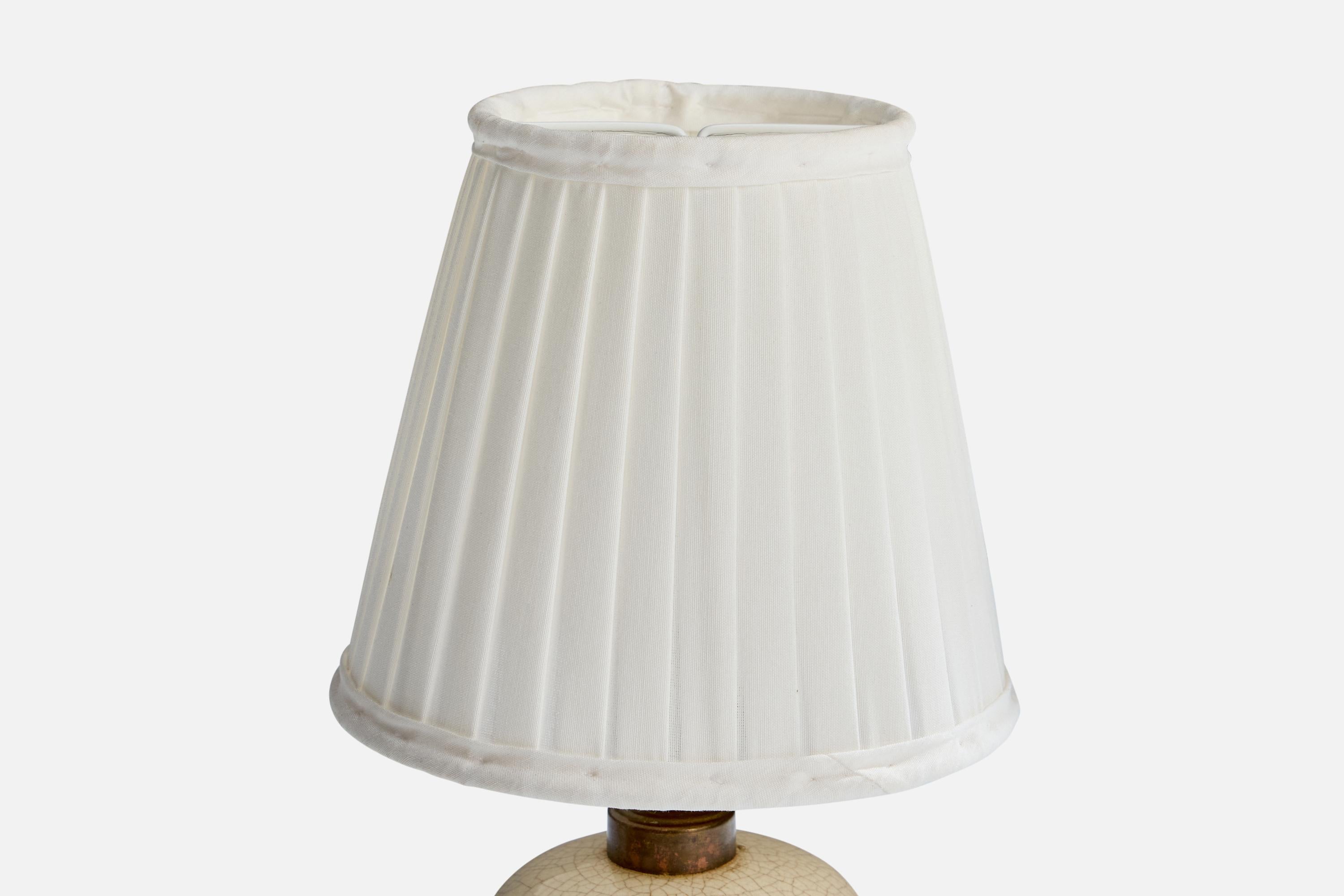Diseñador francés, lámpara de mesa, latón, tela, Francia, años 1950 Francés en venta