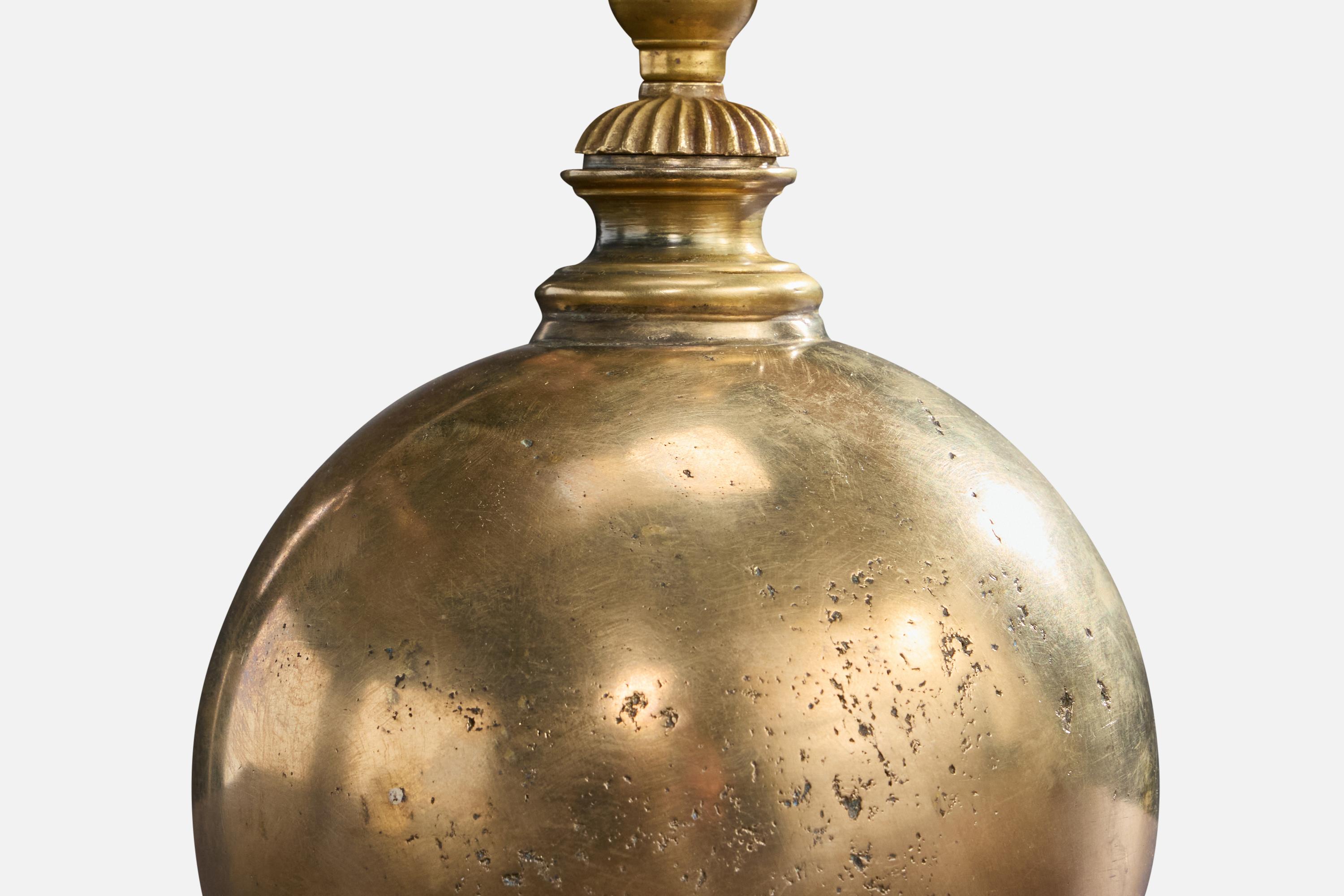 Milieu du XXe siècle Lampe de table de designer français, laiton, France, années 1940 en vente