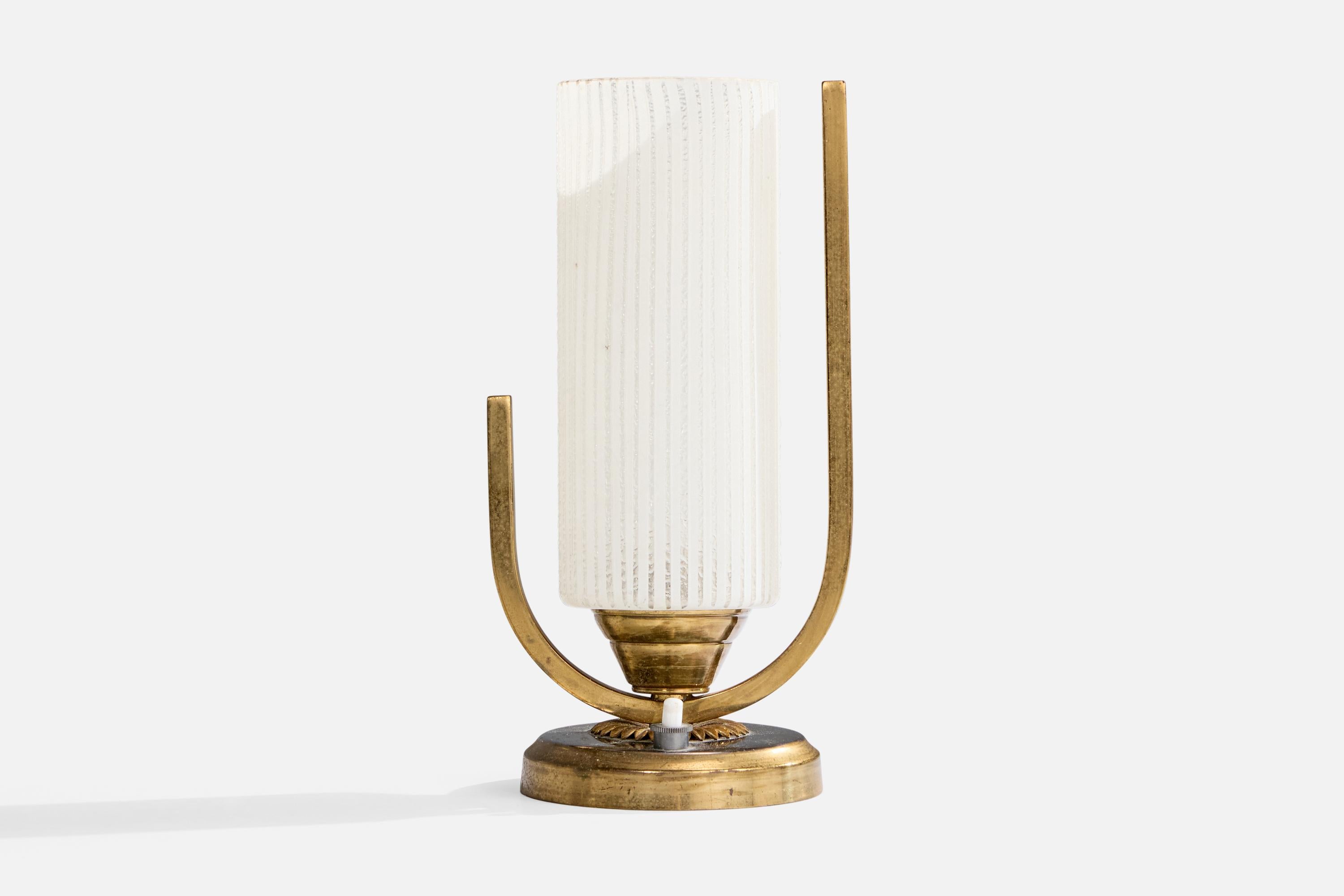 Lampada da tavolo in ottone e vetro acidato progettata e prodotta in Francia, anni '50 circa.

Dimensioni della lampada con paralume (pollici): 8,875 