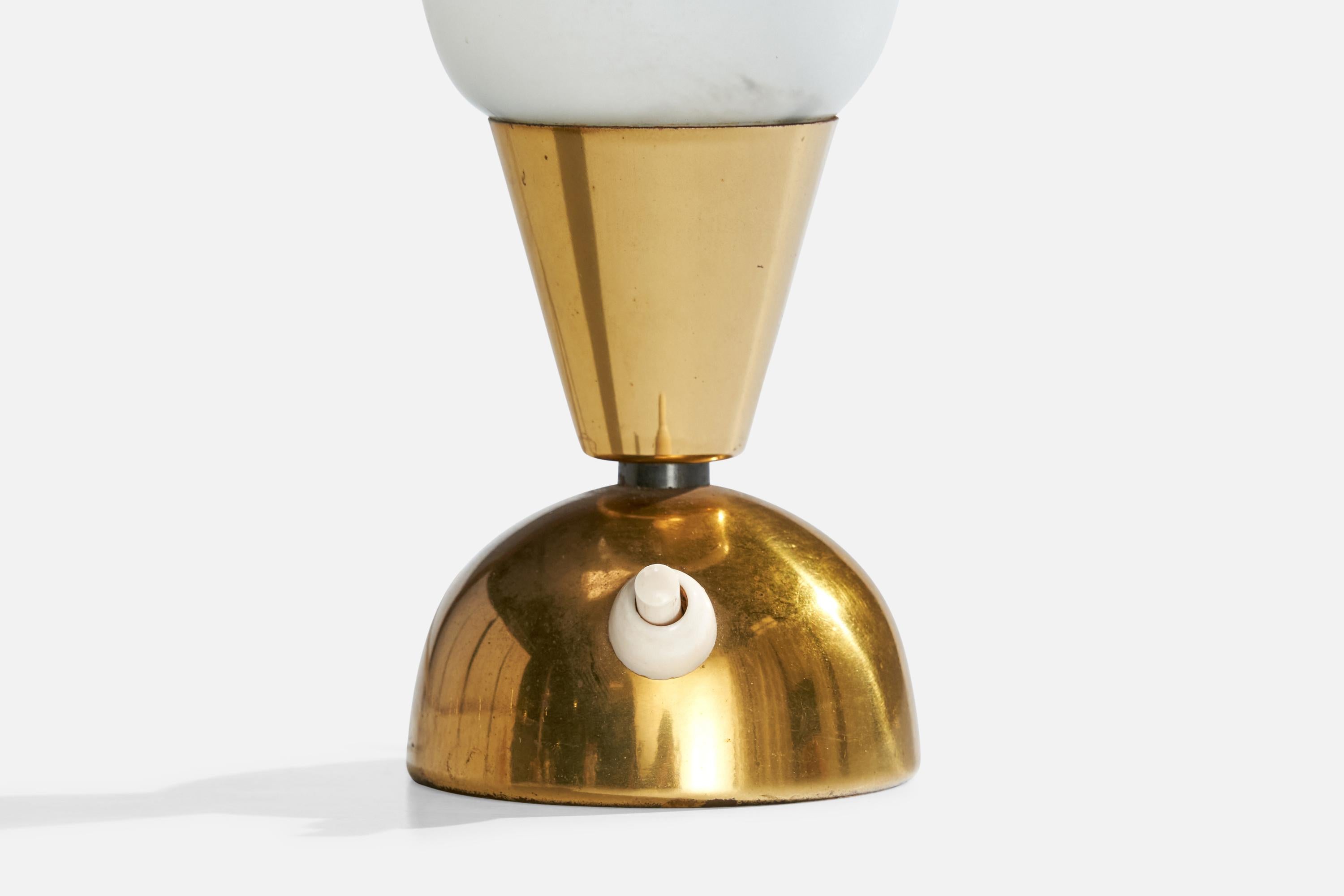 Diseñador francés, Lámpara de mesa, Latón, Cristal, Francia, Años 60 mediados del siglo XX en venta