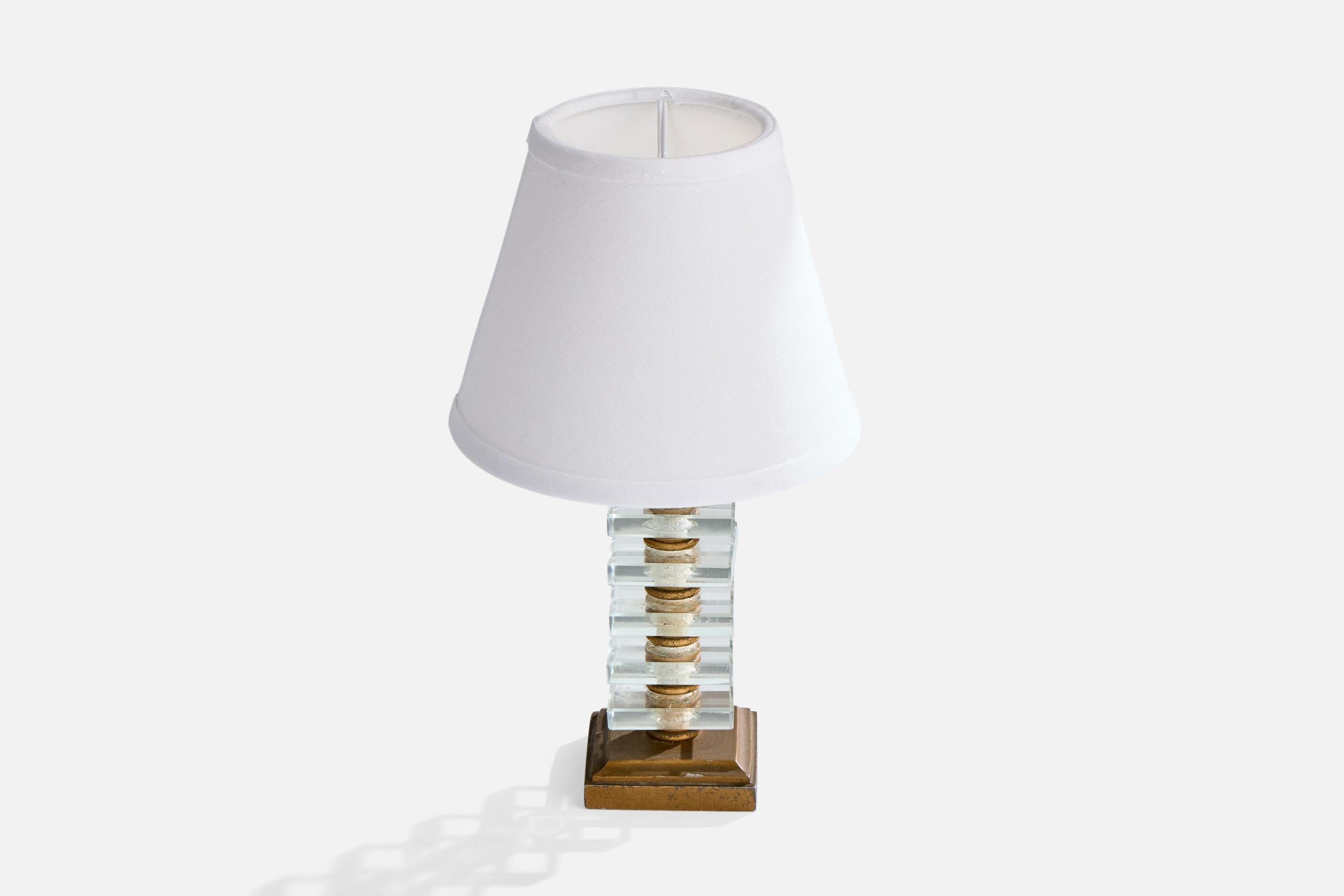 Französische Designerin, Tischlampe, Messing, Glas, Metall, Frankreich, 1950er Jahre im Zustand „Gut“ in High Point, NC