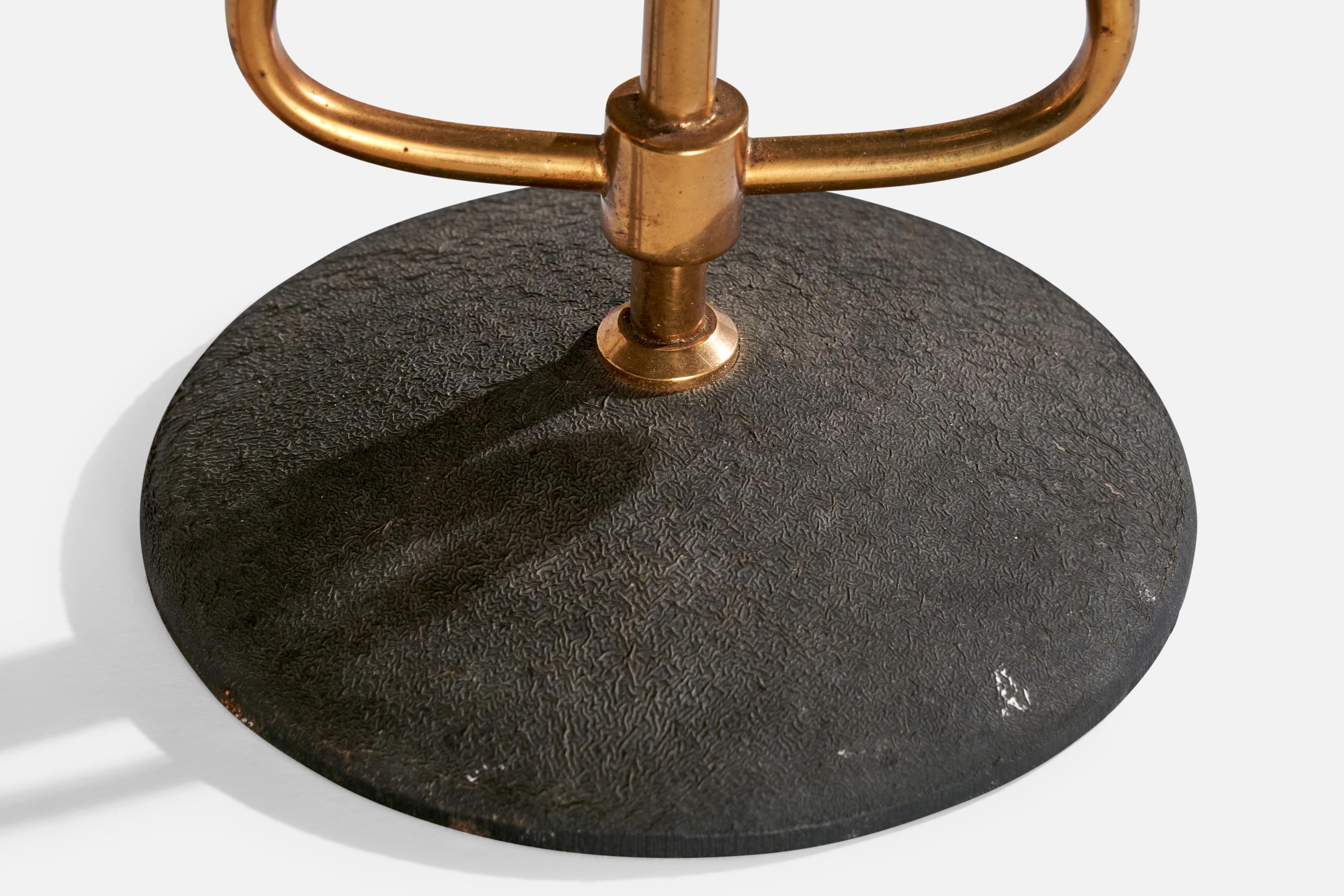 French Designer, Table Lamp, Brass, Metal, France, 1950s For Sale 3
