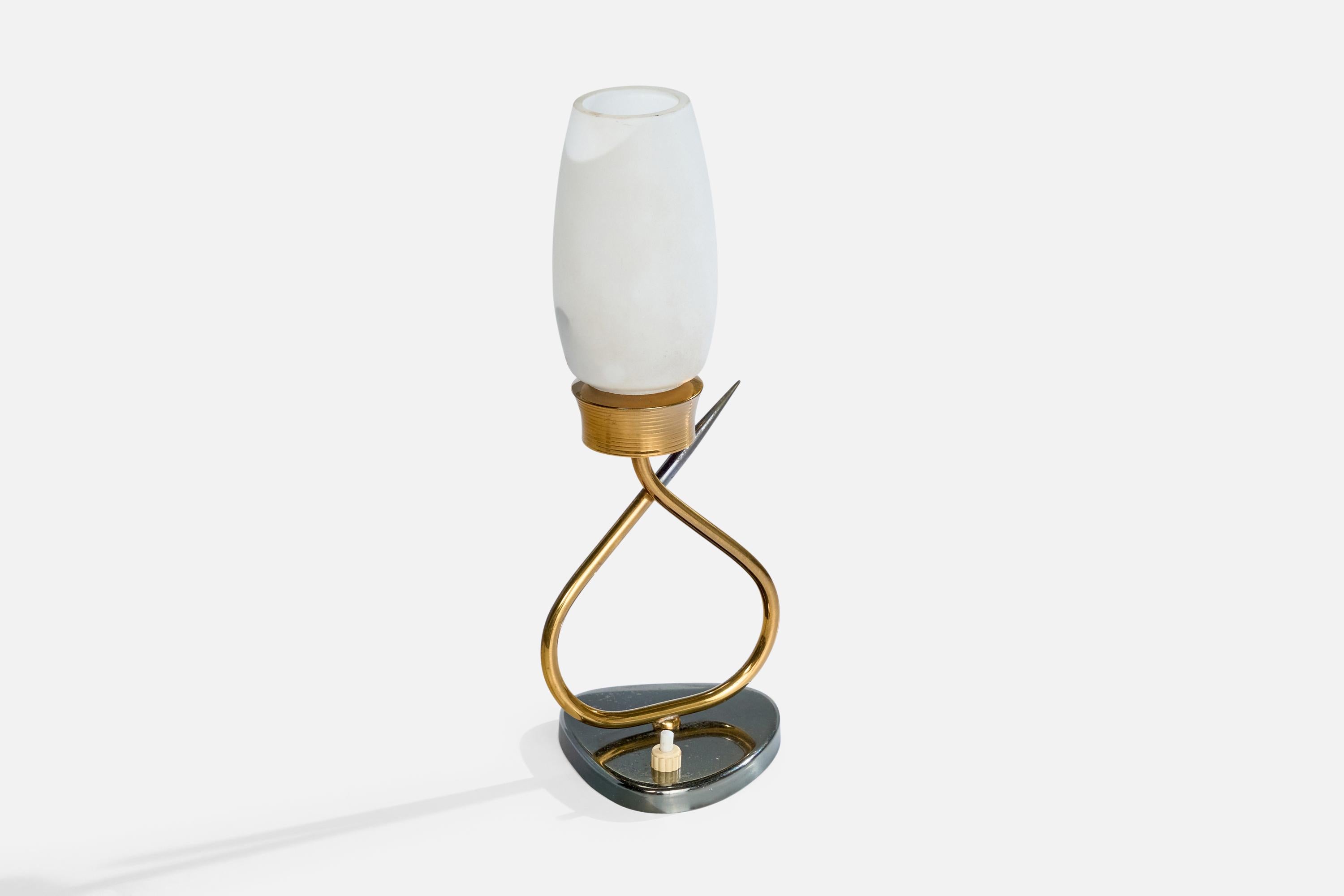 French Designer, Table Lamp, Brass, Metal, Glass, France, 1950s In Good Condition In High Point, NC