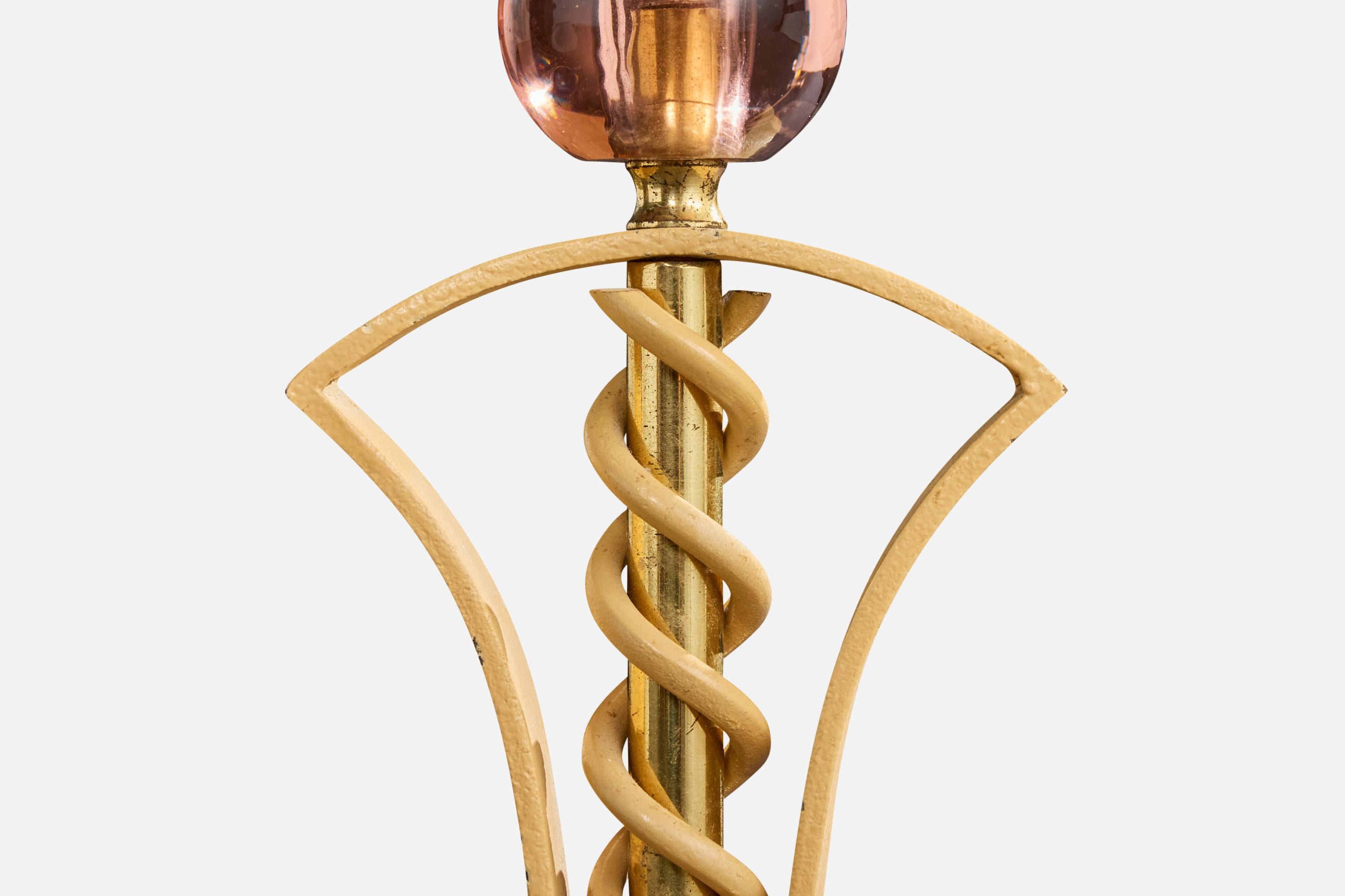 Milieu du XXe siècle Lampe de table de designer français, laiton, métal, verre, France, années 1950 en vente