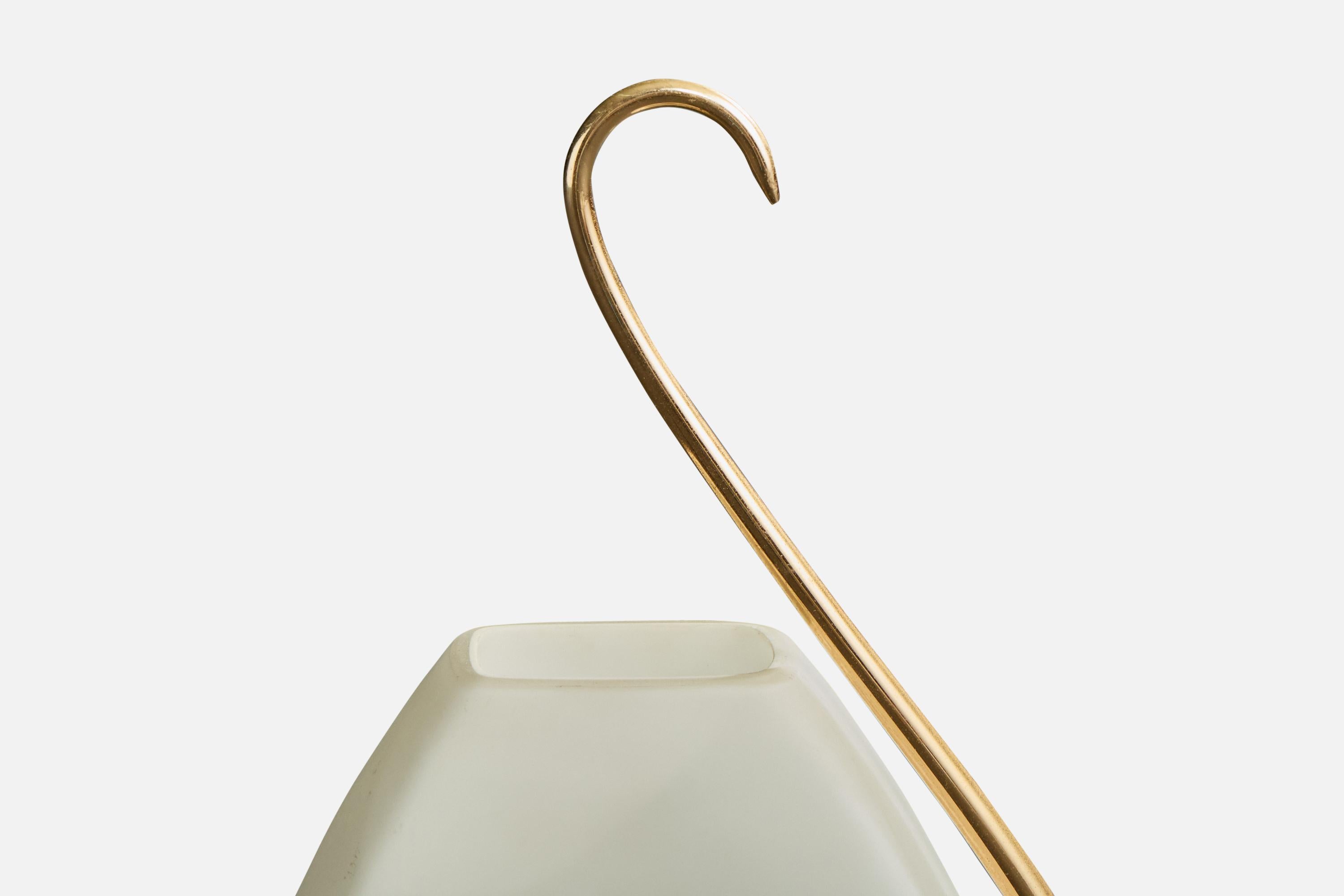 Französische Designerin, Tischlampe, Messing, Metall, Glas, Frankreich, 1960er Jahre im Zustand „Gut�“ im Angebot in High Point, NC