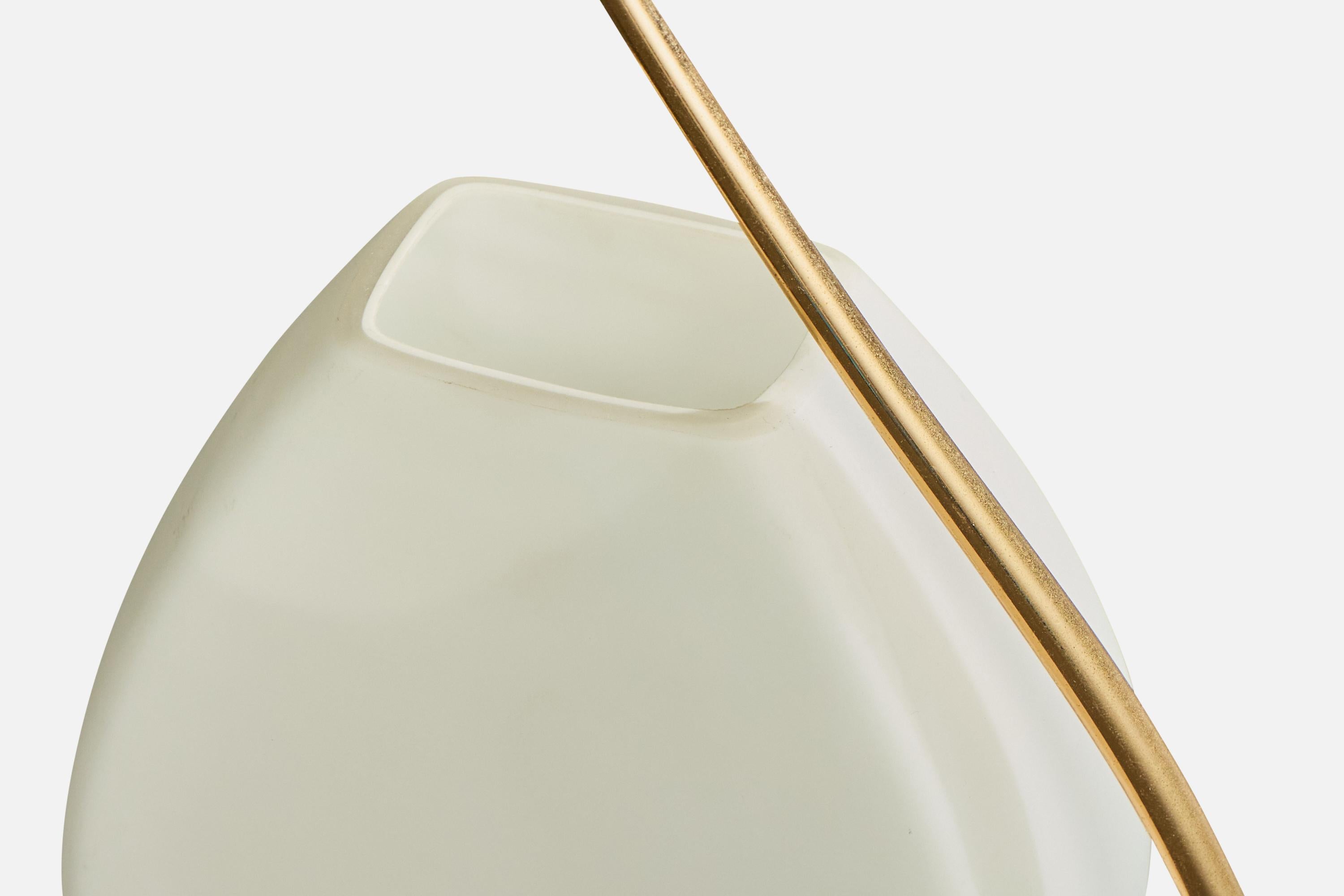 Französische Designerin, Tischlampe, Messing, Metall, Glas, Frankreich, 1960er Jahre (Mitte des 20. Jahrhunderts) im Angebot