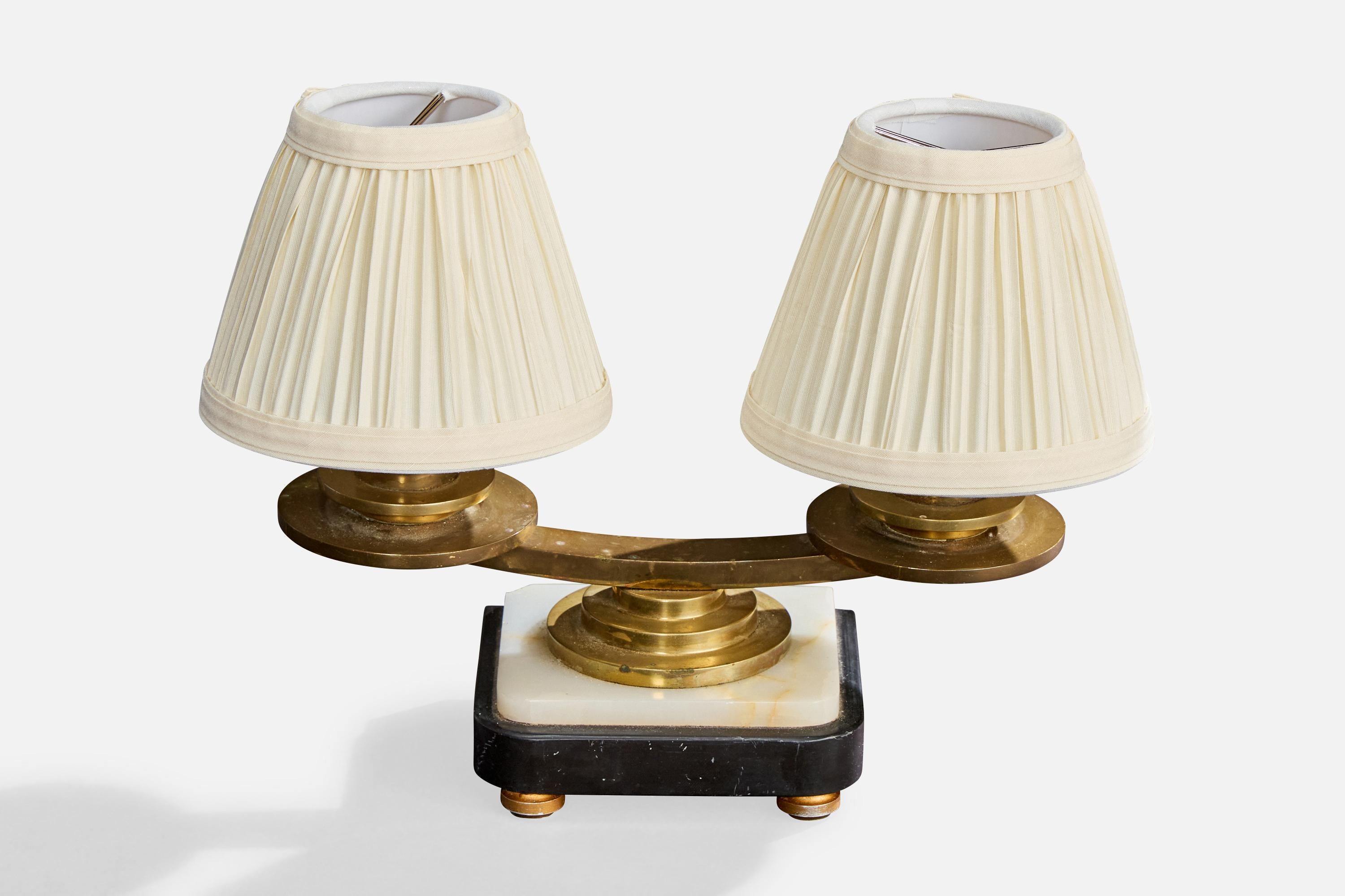 Französischer Designer, Tischlampe, Messing, Onyx, Stoff, Frankreich, 1930er Jahre im Zustand „Gut“ im Angebot in High Point, NC