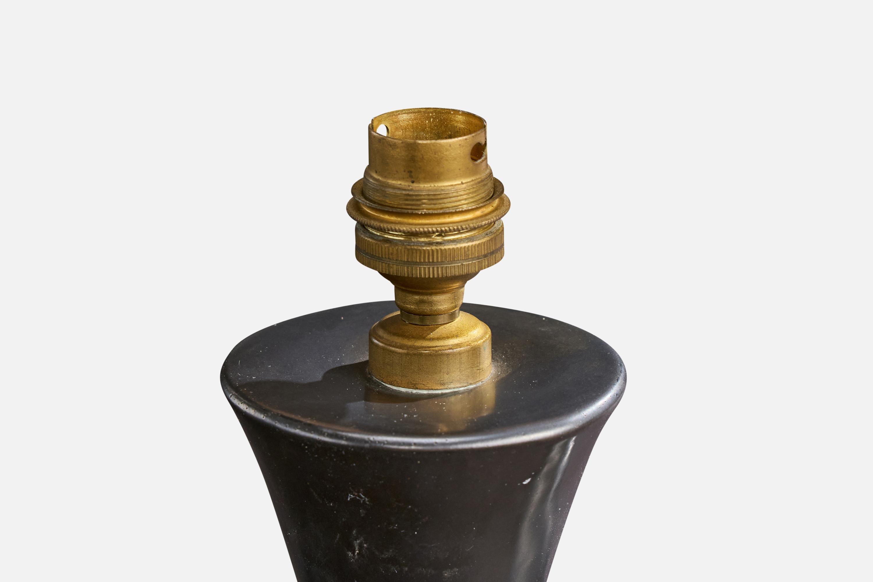 Lampada da tavolo di design francese, ceramica, ottone, Francia, anni '50 In condizioni buone in vendita a High Point, NC