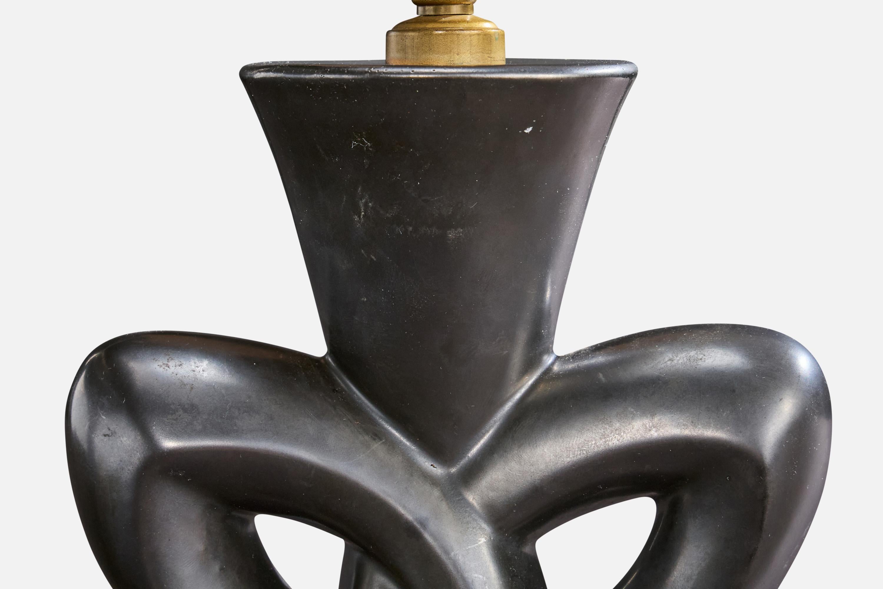 Metà XX secolo Lampada da tavolo di design francese, ceramica, ottone, Francia, anni '50 in vendita