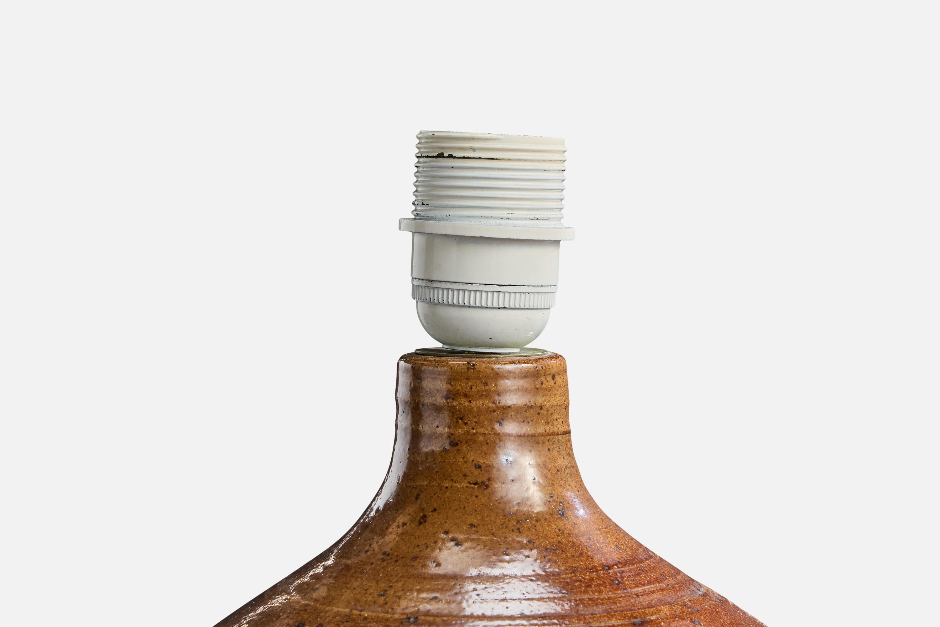 Französischer Designer, Tischlampe, Keramik, Frankreich, 1960er Jahre im Zustand „Gut“ im Angebot in High Point, NC
