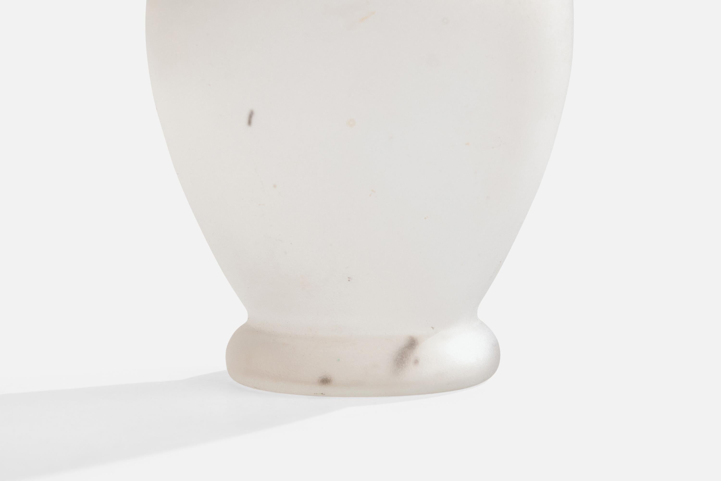 French Designer, Table Lamp, Glass, Brass, France, 1940s For Sale 3