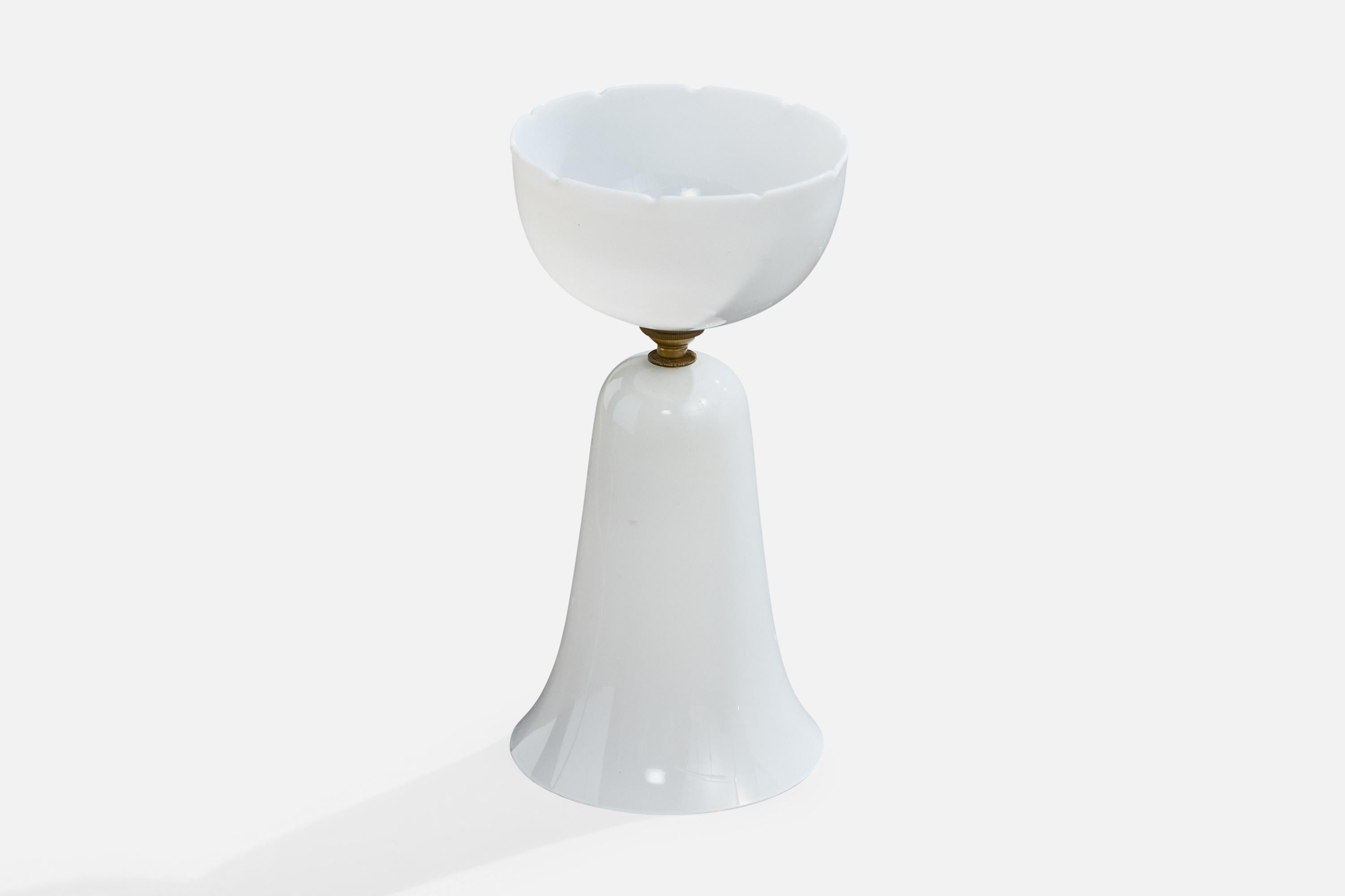 Diseñador francés, Lámpara de mesa, Cristal, Latón, Francia, años 1950 Moderno de mediados de siglo en venta