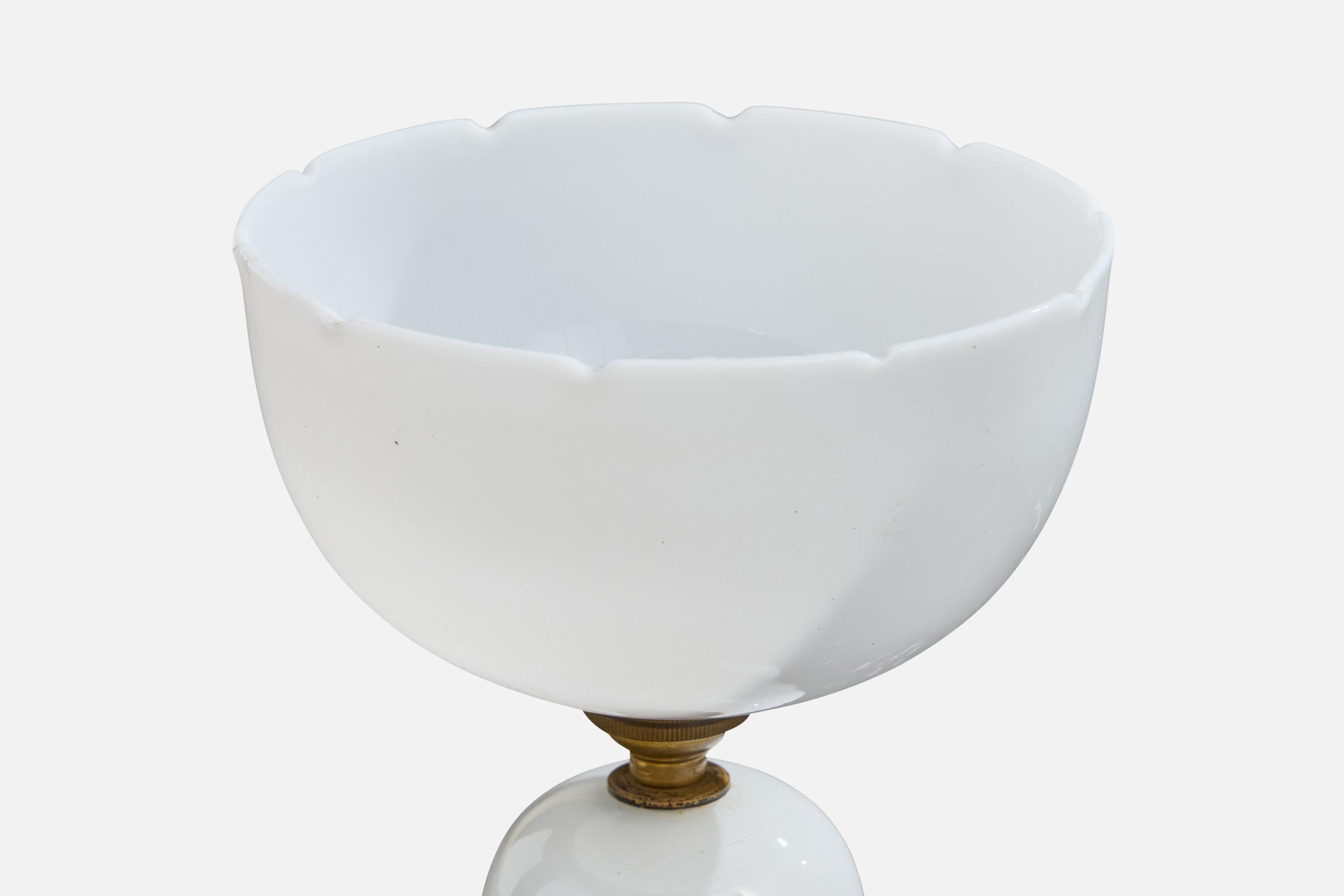 Diseñador francés, Lámpara de mesa, Cristal, Latón, Francia, años 1950 Francés en venta