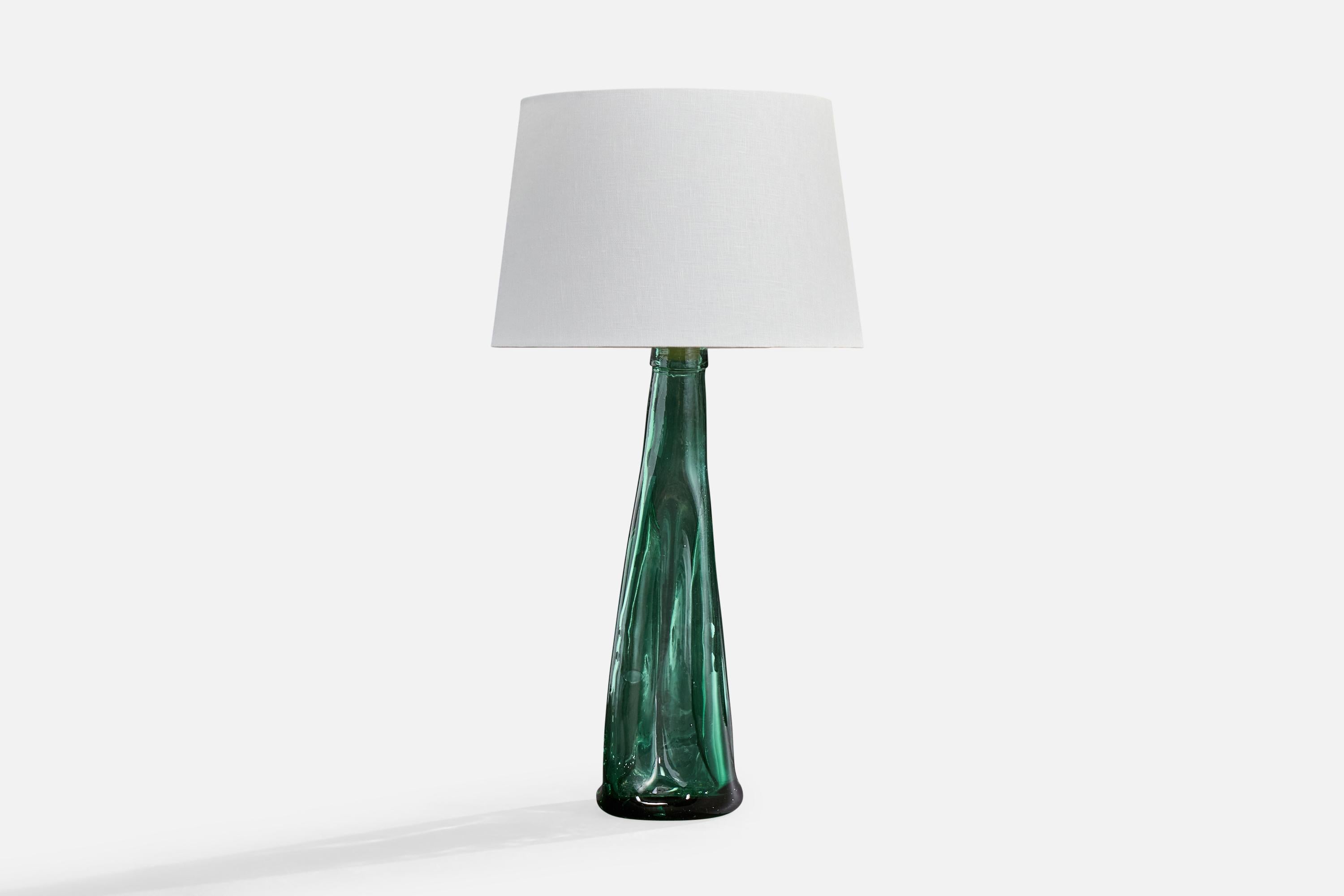 Lampada da tavolo in vetro soffiato di colore verde progettata e prodotta in Francia, anni '50 circa.

Dimensioni della lampada (pollici): 17,3 