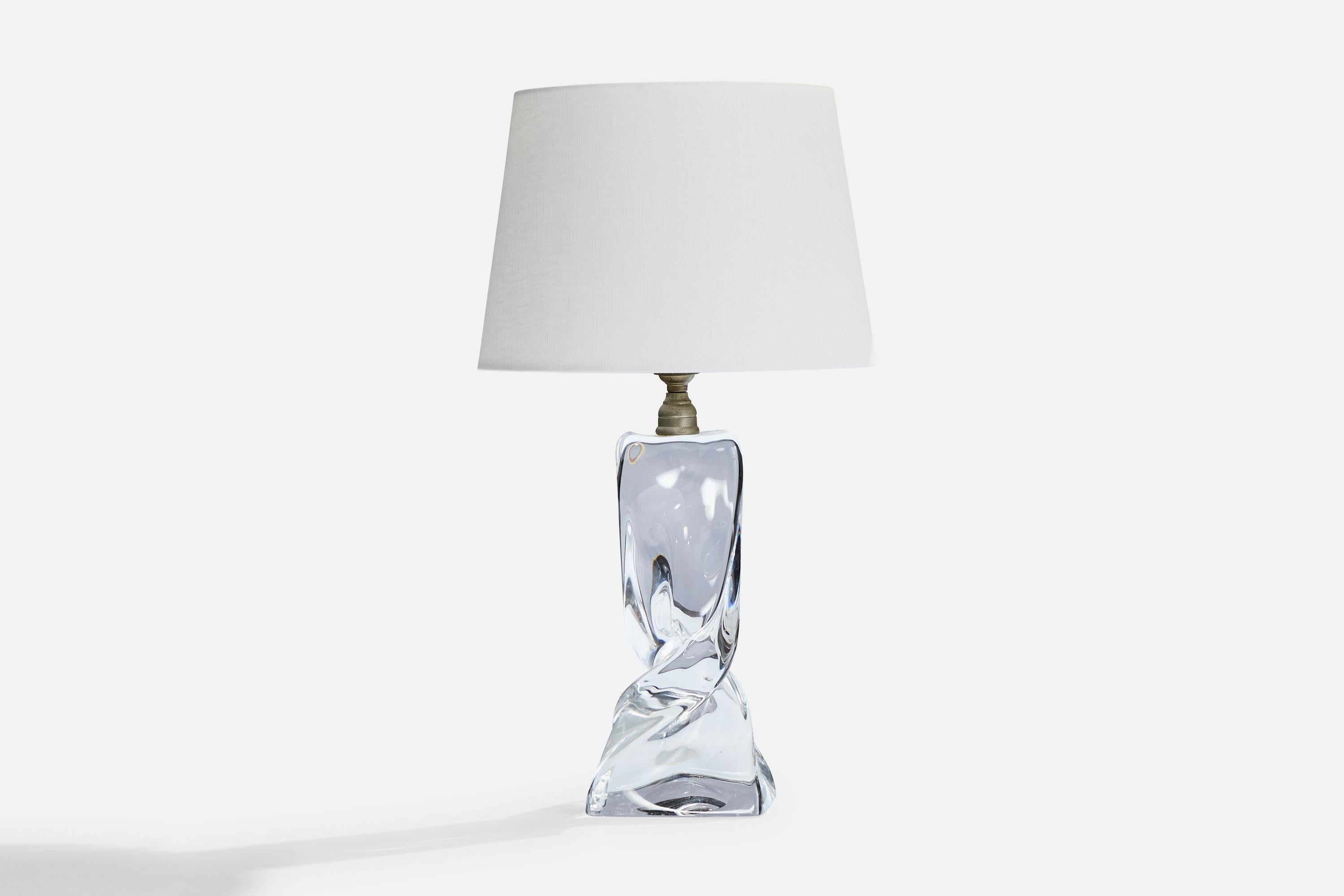 Lampe de table en verre soufflé et métal, conçue et produite en France, C.1950.

Dimensions globales (pouces) : 12.25 