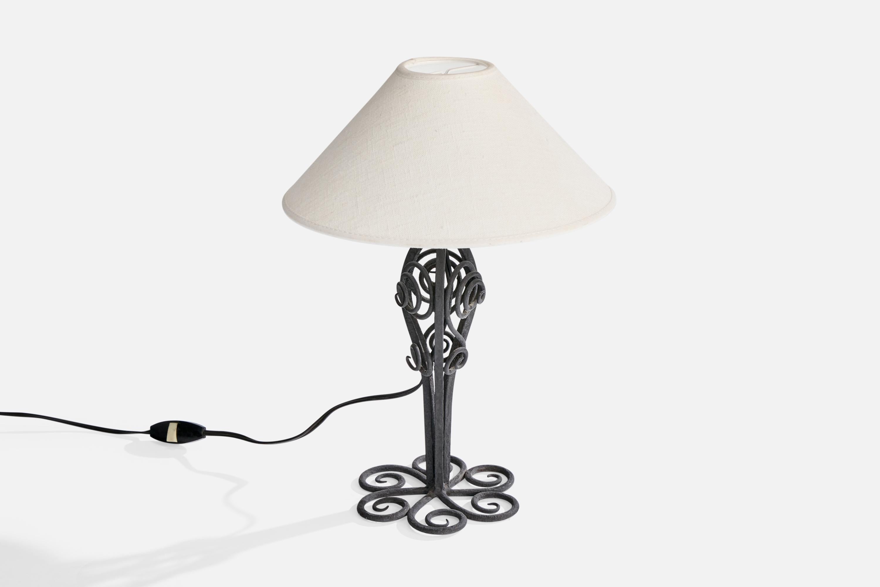 Französischer Designer, Tischlampe, Eisen, Frankreich, 1950er Jahre (Moderne der Mitte des Jahrhunderts) im Angebot