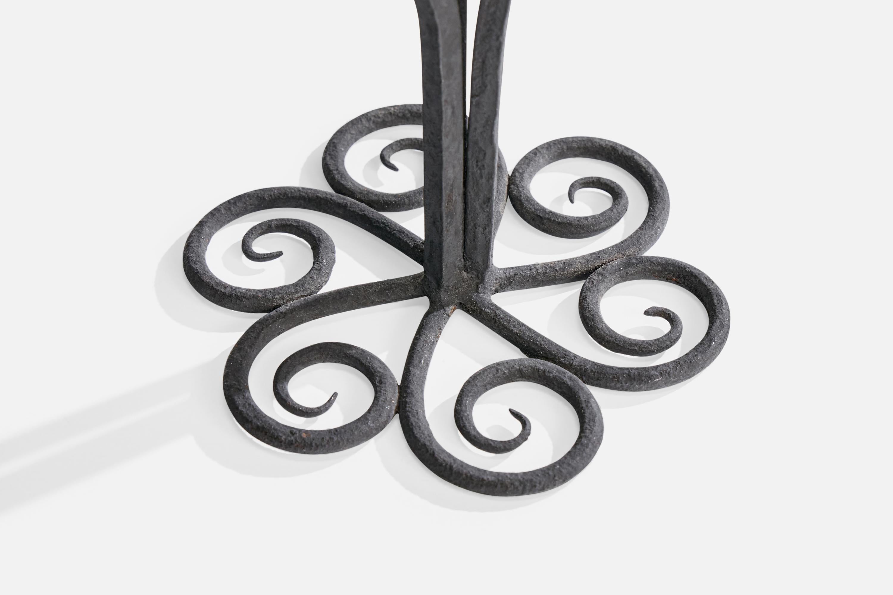 Französischer Designer, Tischlampe, Eisen, Frankreich, 1950er Jahre im Zustand „Gut“ im Angebot in High Point, NC