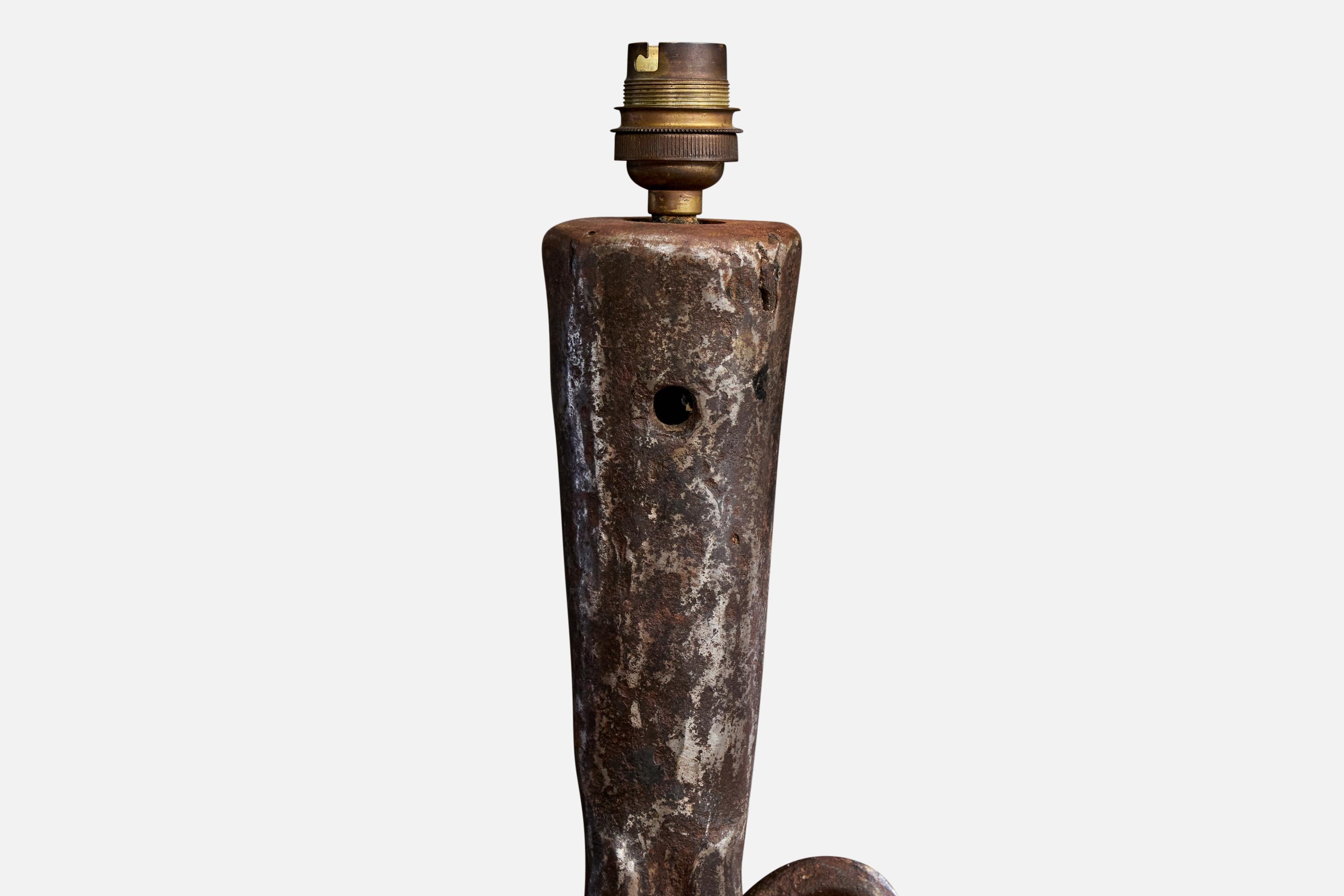 Diseñador francés, Lámpara de mesa, Hierro, Francia, Años 50 en Bueno estado para la venta en High Point, NC