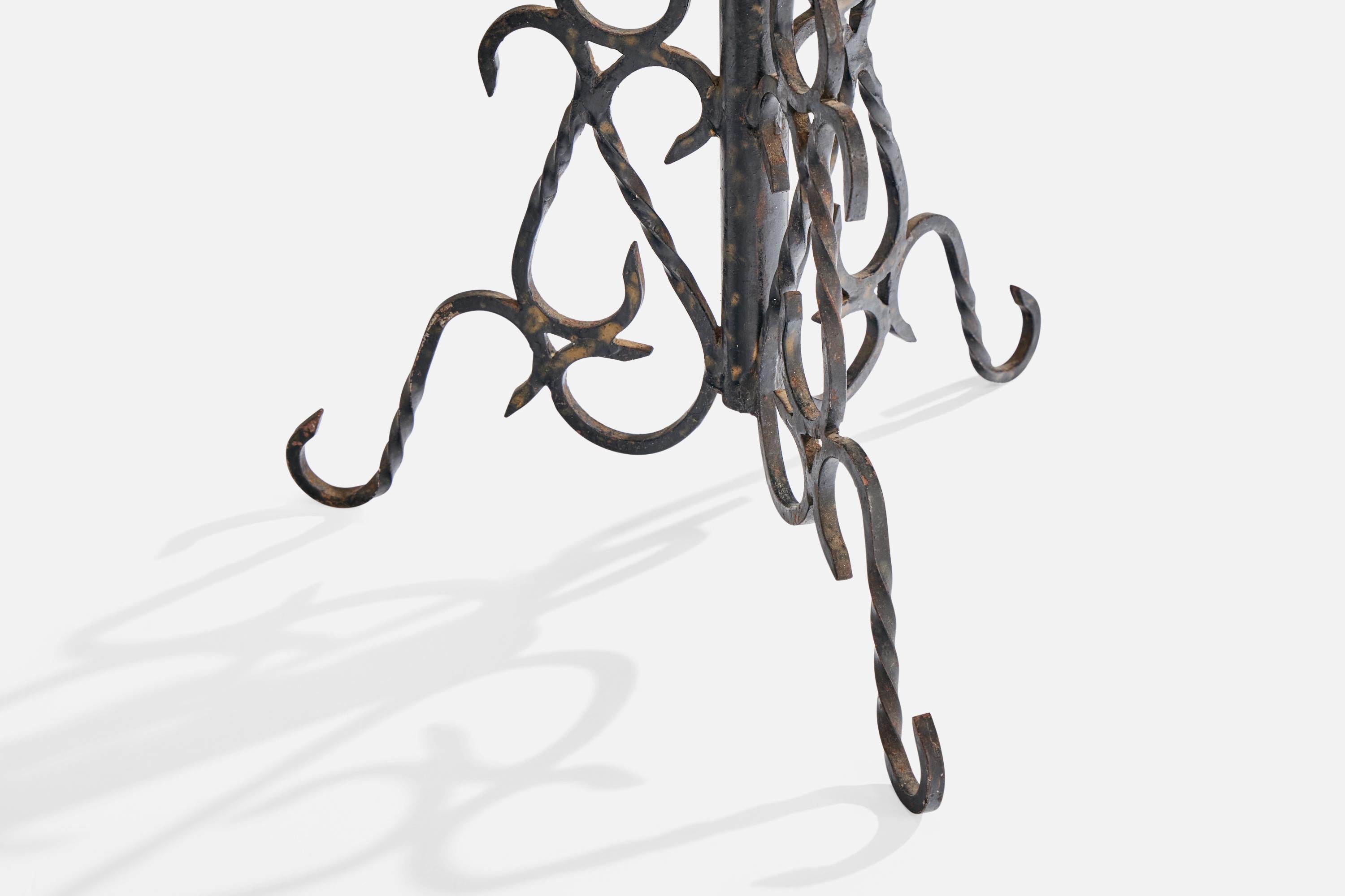 French Designer, Table Lamp, Iron, France, 1950s For Sale 2
