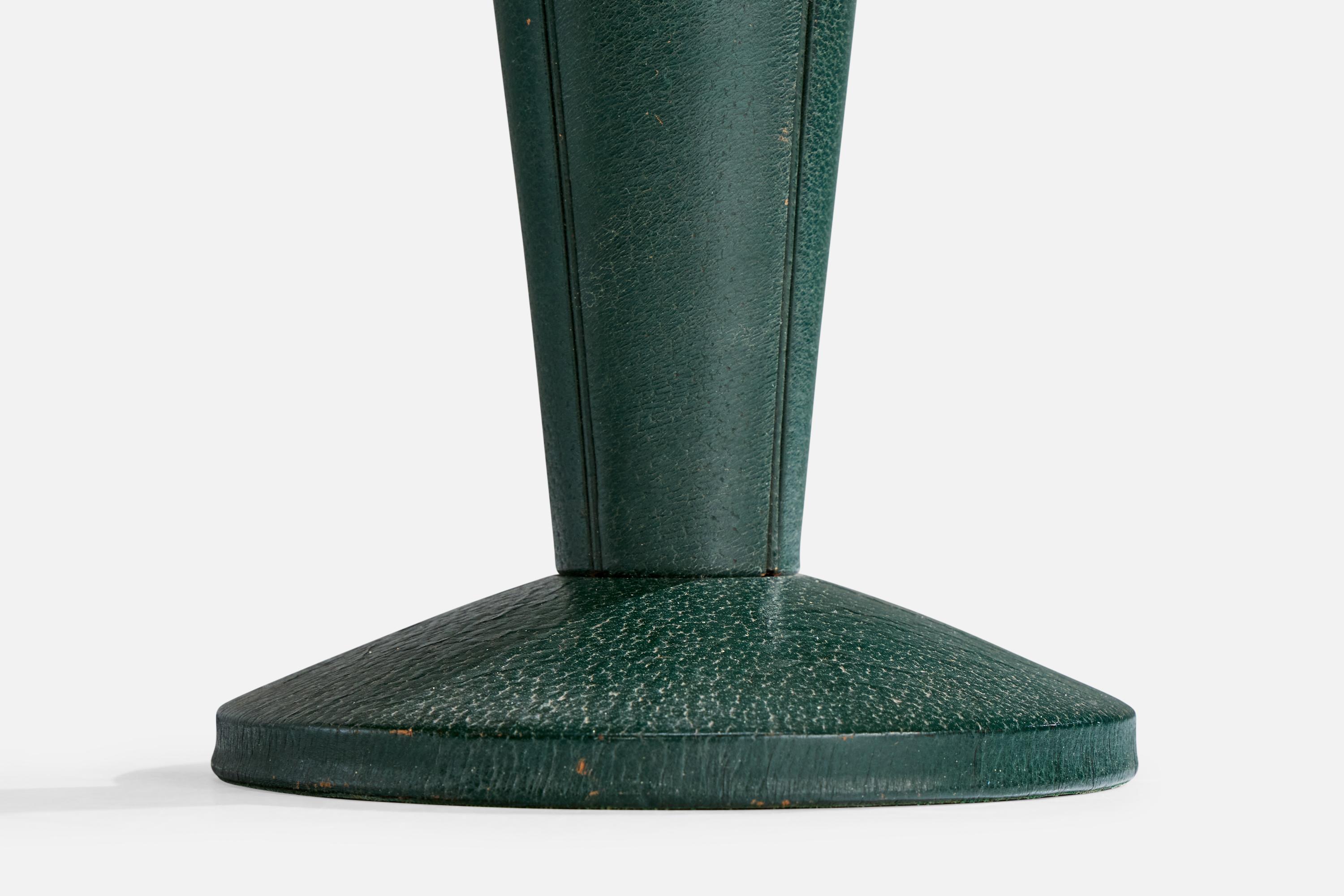 French Designer, Table Lamp, Leather, Brass, France, 1950s For Sale 2