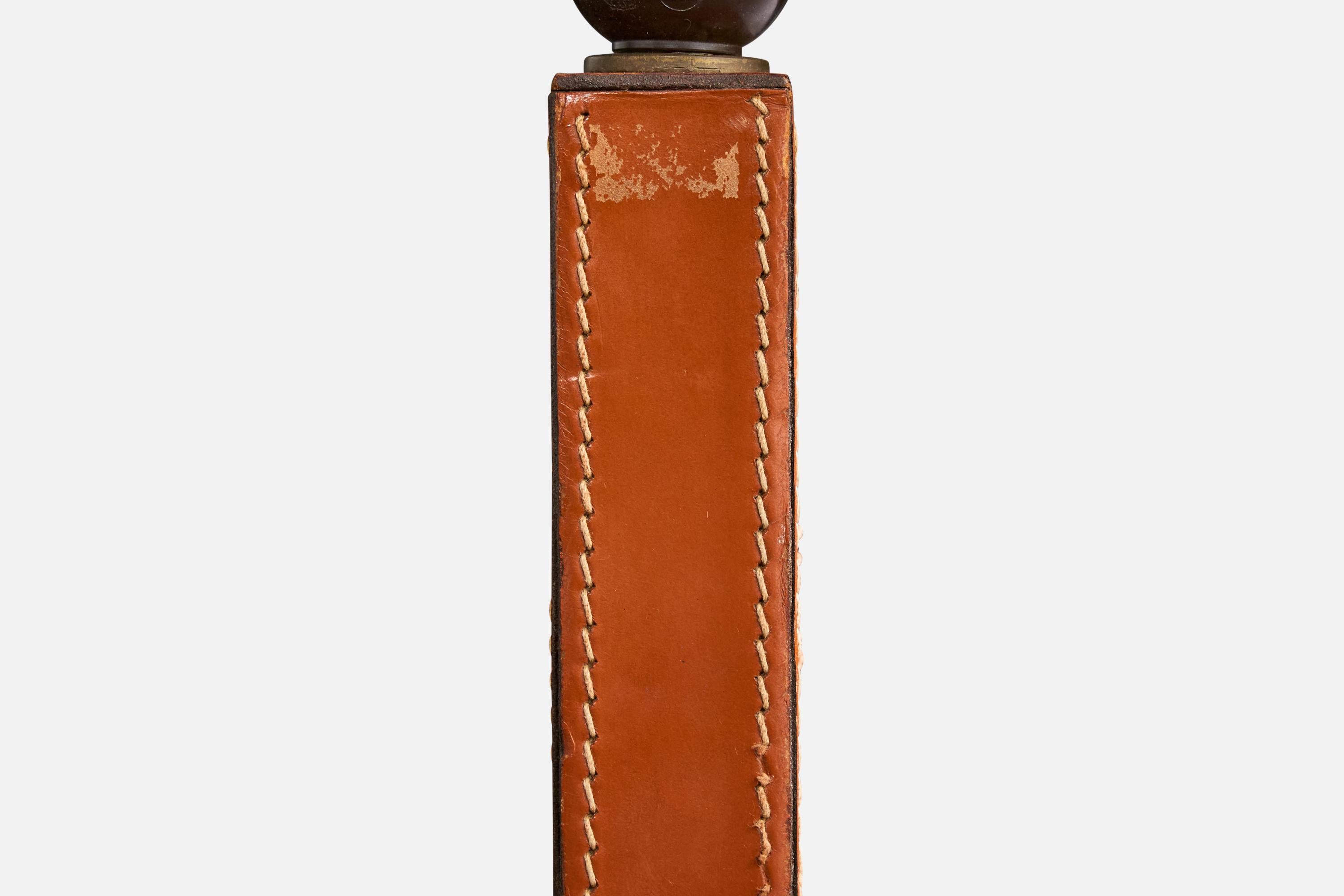 Lampada da tavolo di design francese, pelle, Francia, anni '50 In condizioni buone in vendita a High Point, NC