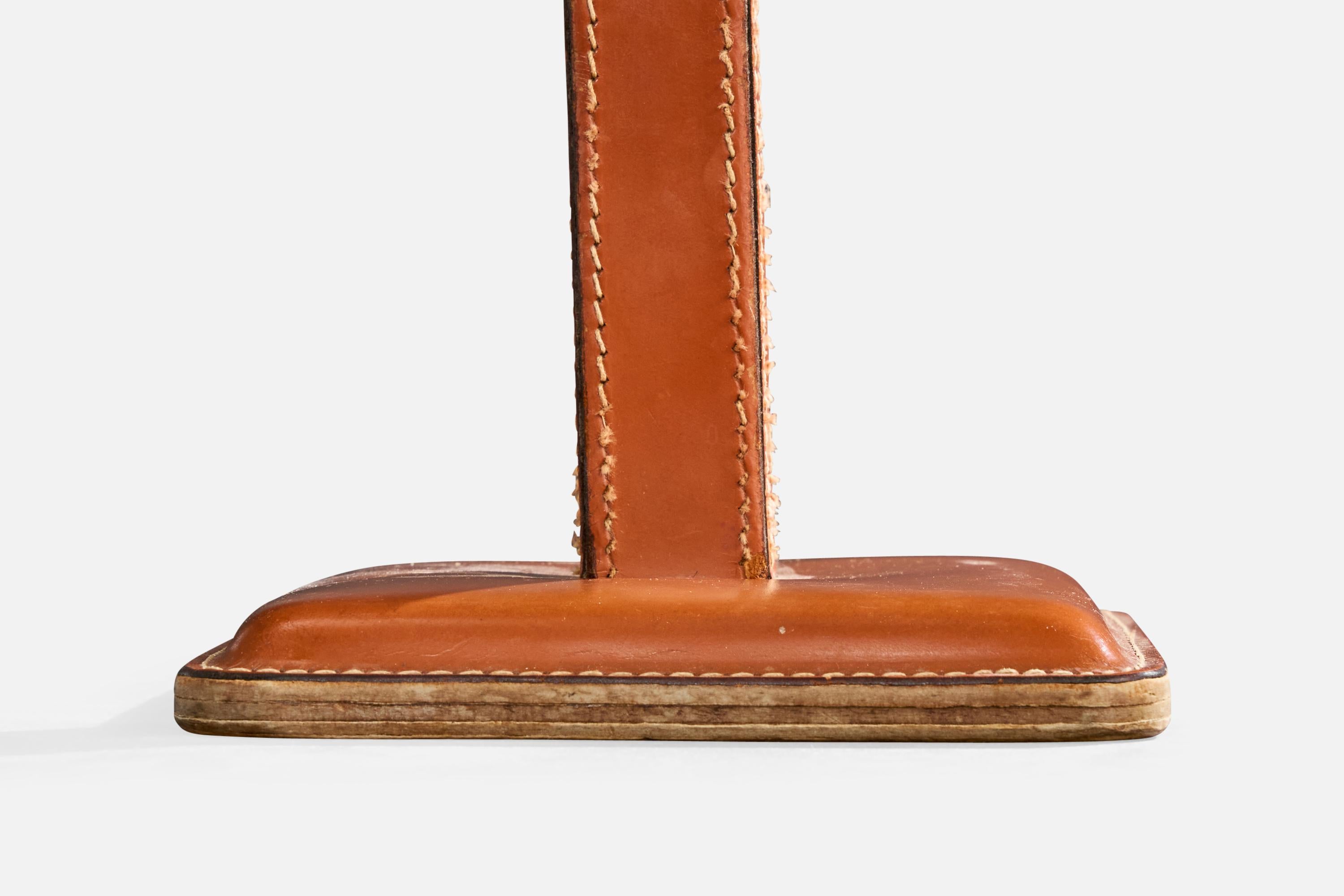 Lampada da tavolo di design francese, pelle, Francia, anni '50 in vendita 1