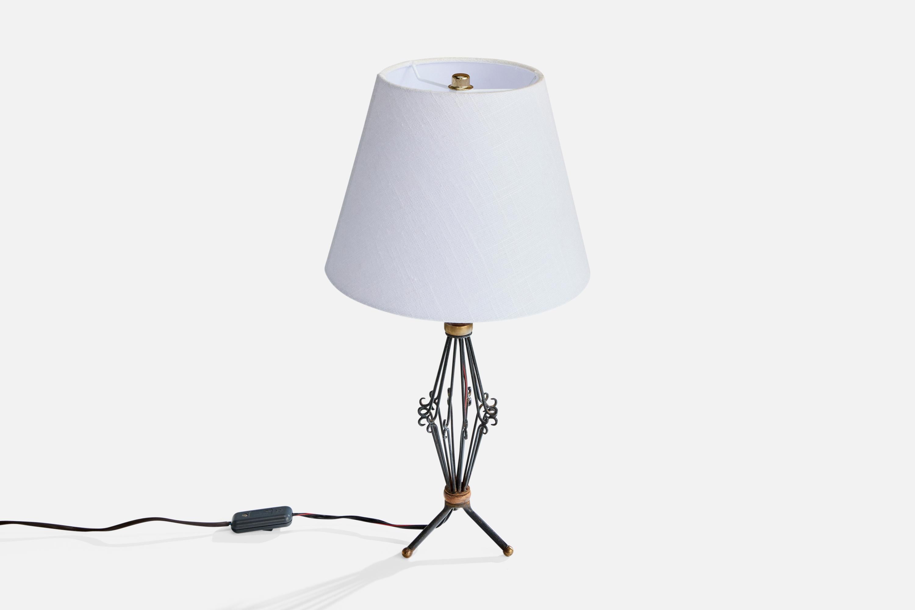 Französischer Designer, Tischlampe, Metall, Messing, Frankreich, 1940er Jahre (Moderne der Mitte des Jahrhunderts) im Angebot