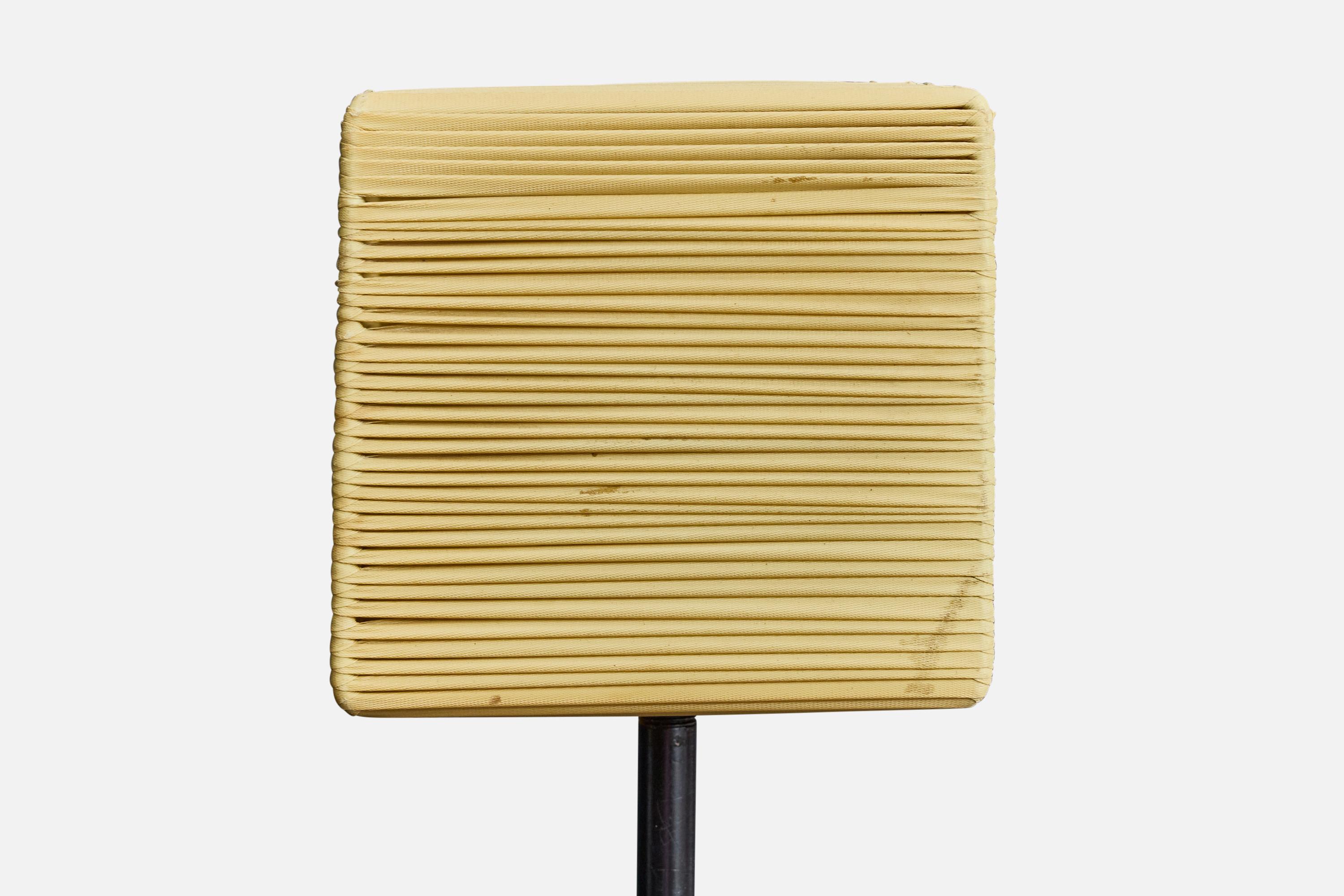 Metà XX secolo Lampada da tavolo di design francese, metallo, tessuto, Francia, anni '50 in vendita