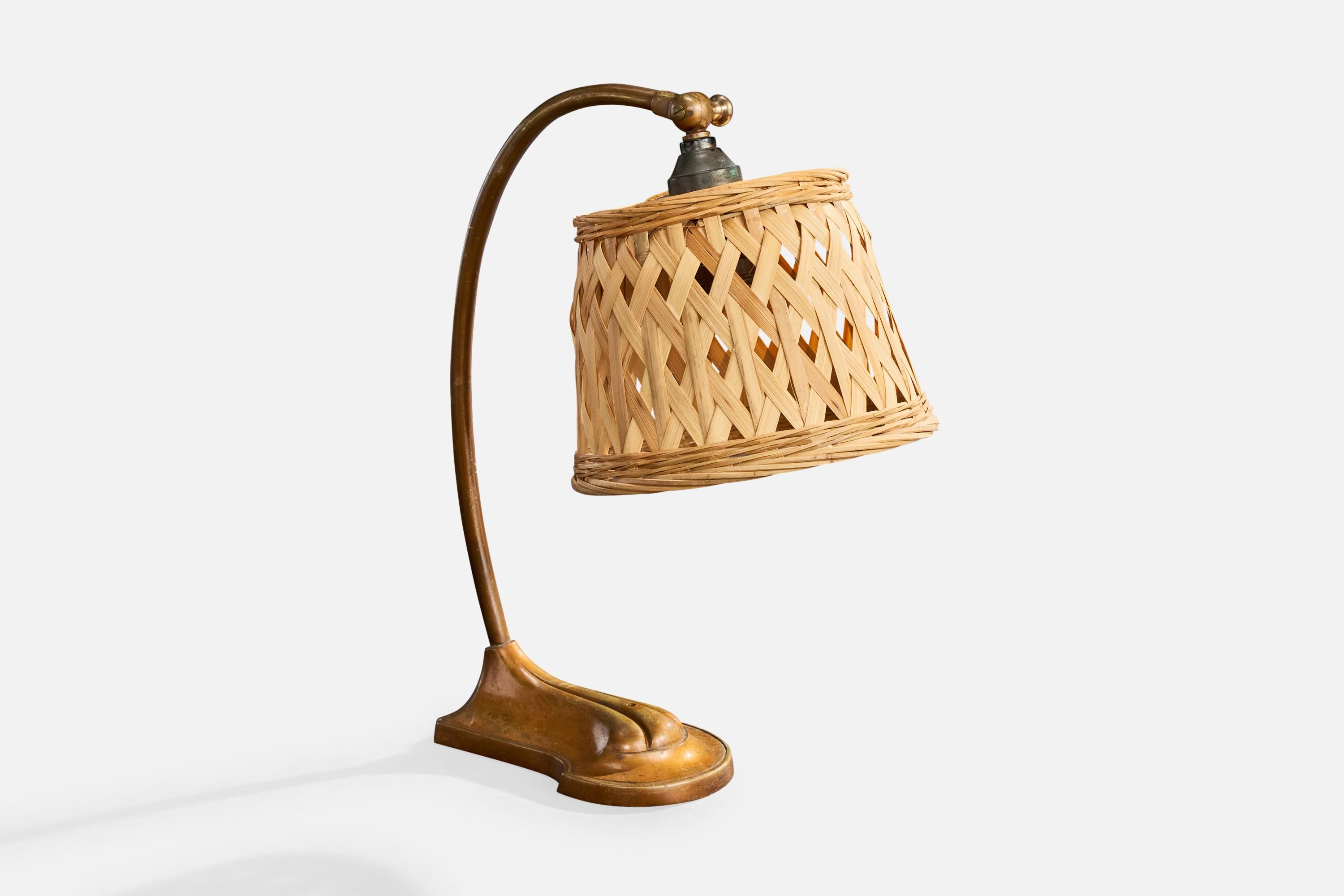 Französischer Designer, Tischlampe, Metall, Rattan, Frankreich, 1930er Jahre im Zustand „Gut�“ im Angebot in High Point, NC