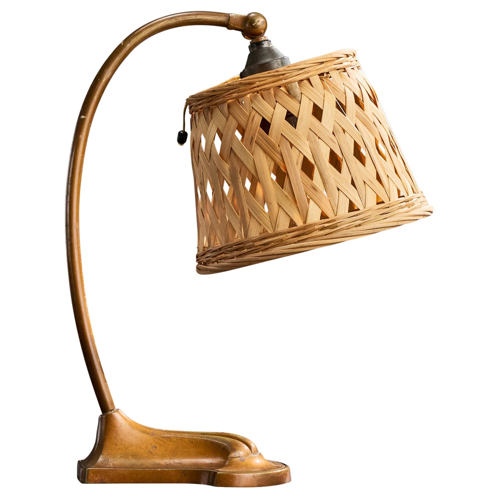 Diseñador francés, lámpara de mesa, metal, ratán, Francia, años 30