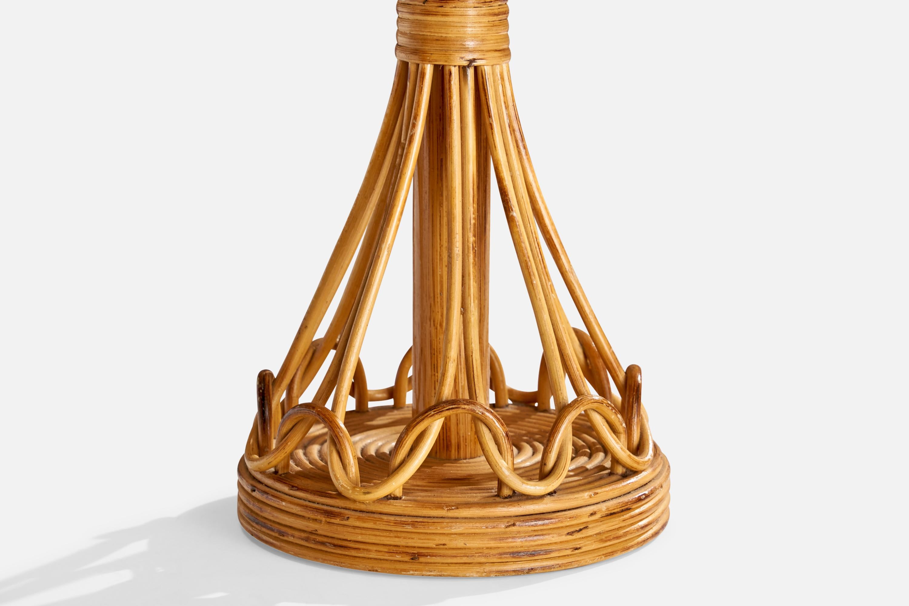 Milieu du XXe siècle Designer français, lampe de bureau, rotin, bambou, tissu, France, années 1960 en vente