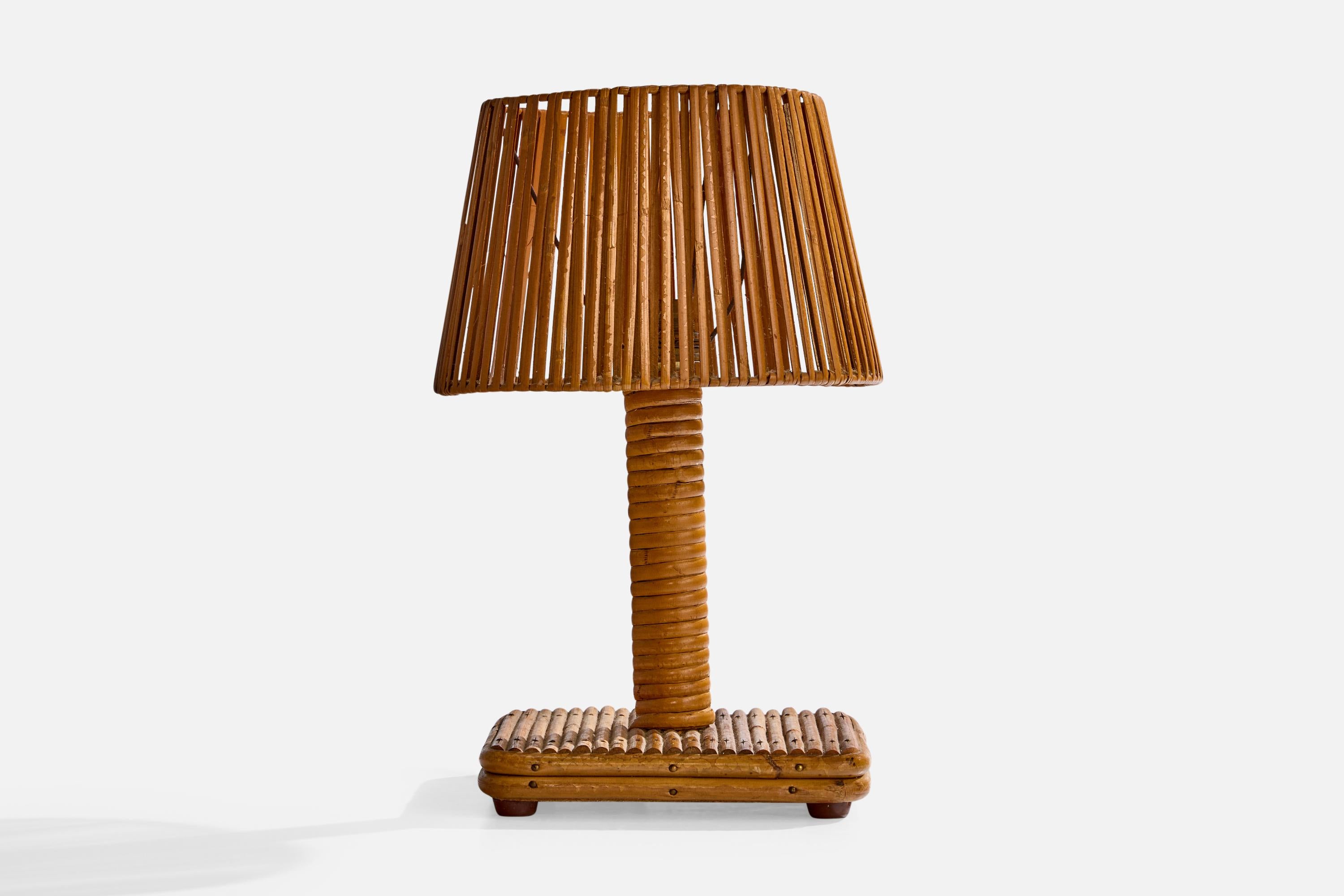 Mid-Century Modern French Designer, Table Lamp, Rattan, France, 1970s For Sale