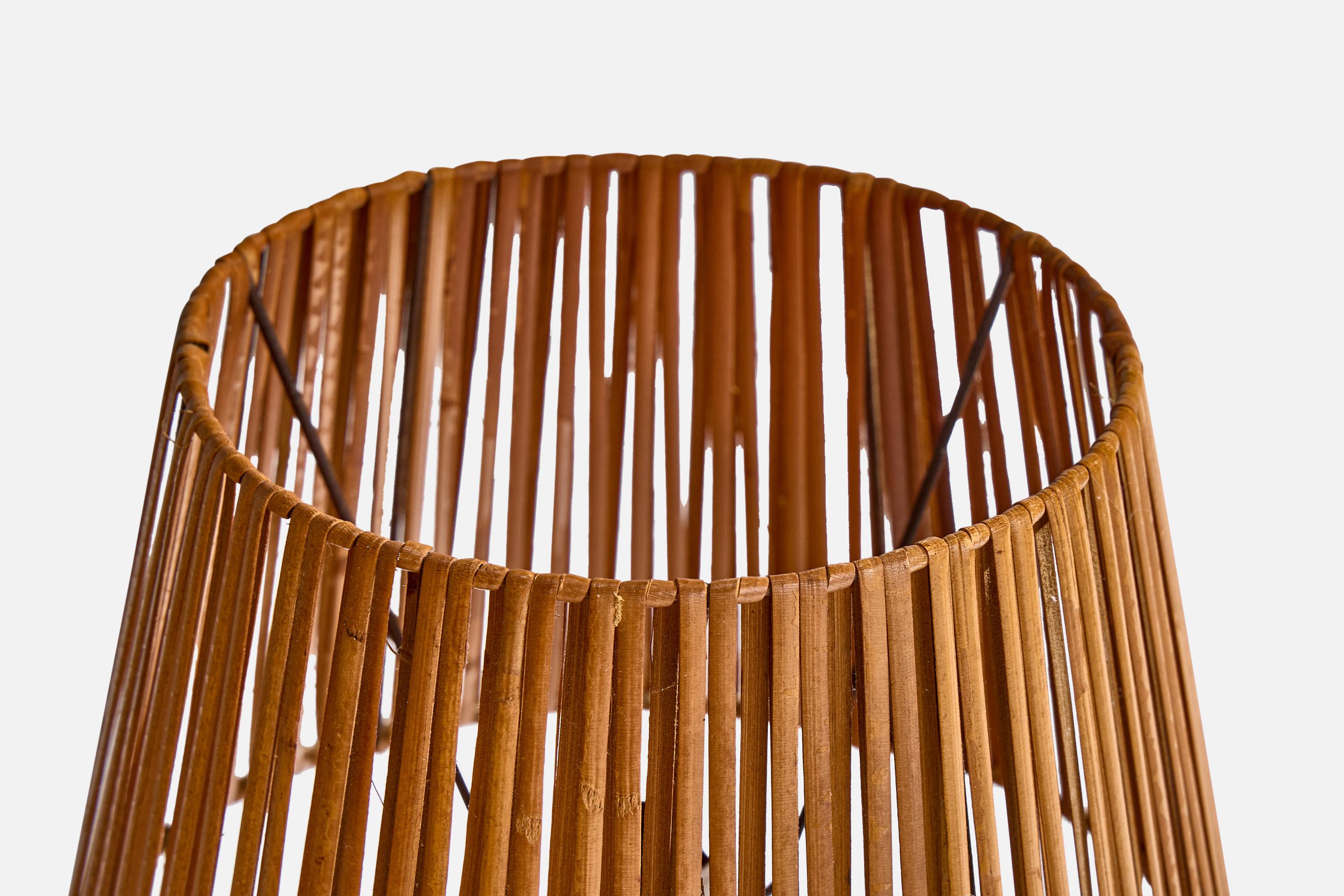 French Designer, Table Lamp, Rattan, France, 1970s For Sale 1