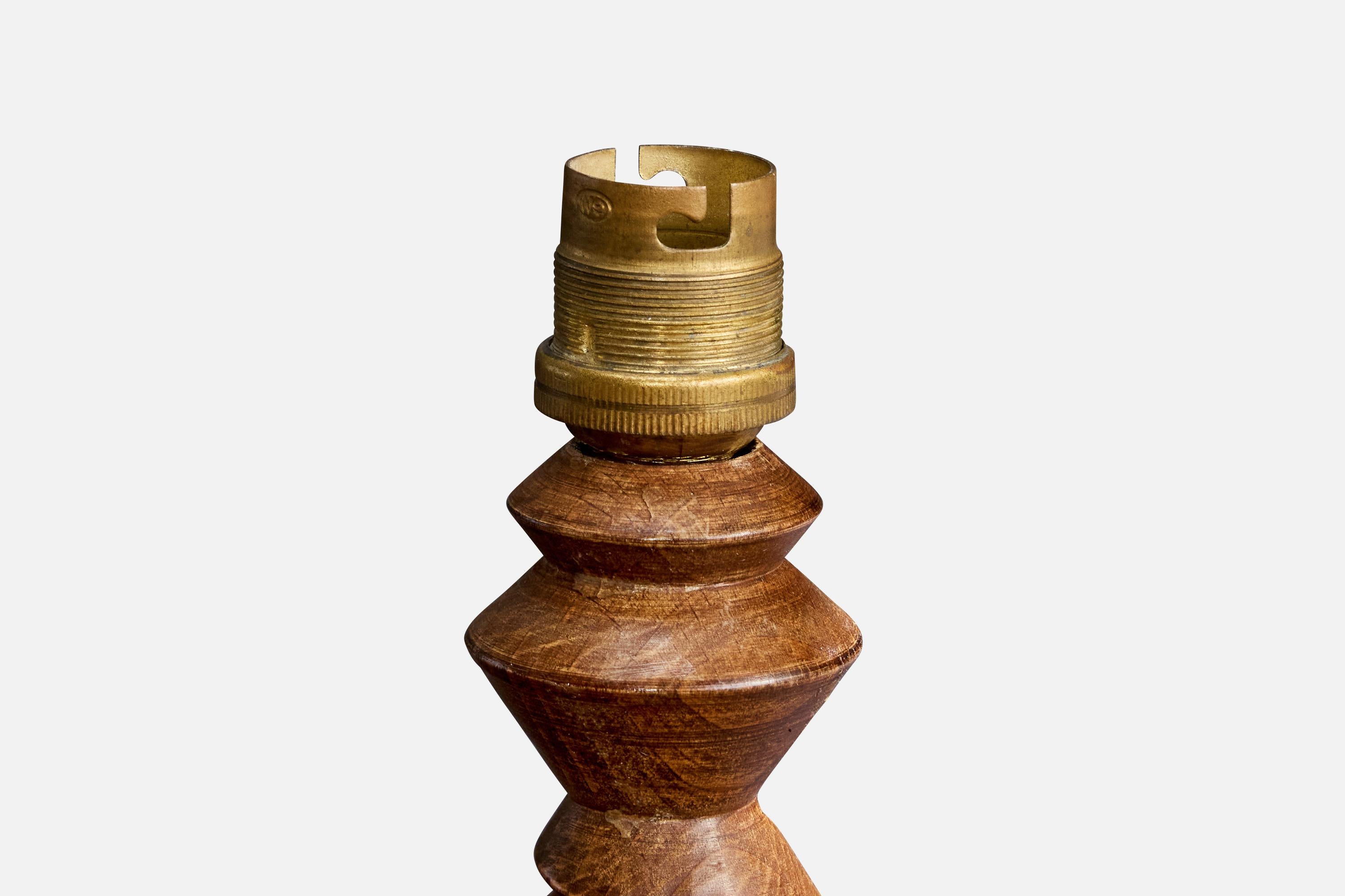 Französischer Designer, Tischlampe, Holz, Frankreich, 1960er Jahre im Zustand „Gut“ im Angebot in High Point, NC