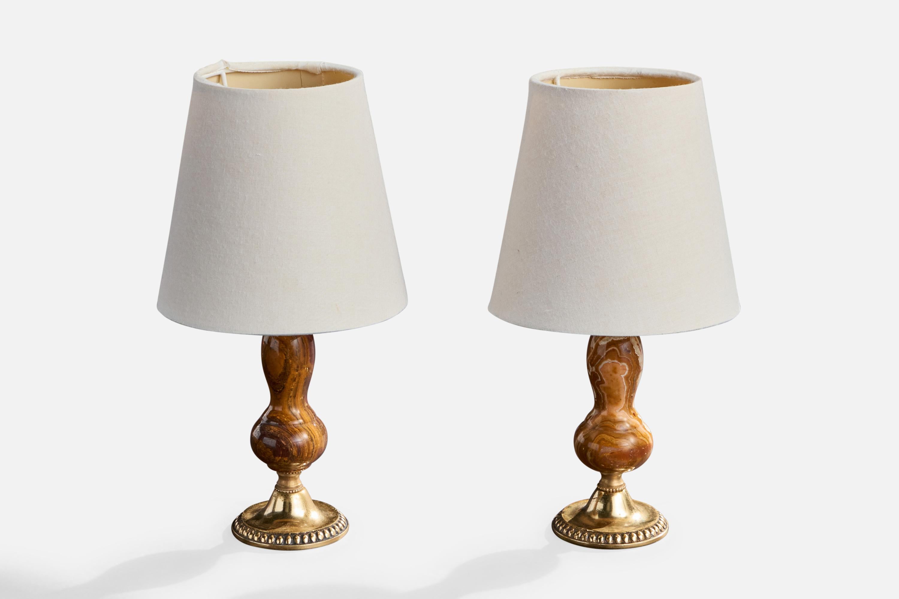 Mid-Century Modern Designer français, lampes de table, laiton, albâtre, tissu, France, années 1930 en vente